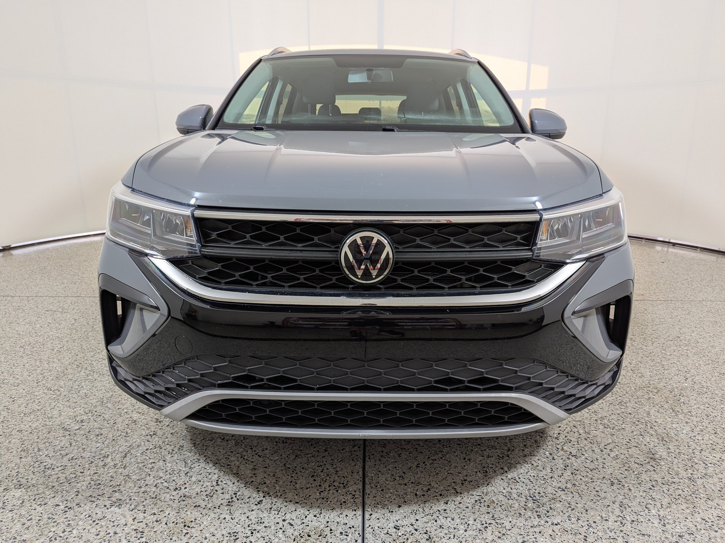 Used 2022 Volkswagen Taos SE with VIN 3VVRX7B21NM087083 for sale in West Melbourne, FL