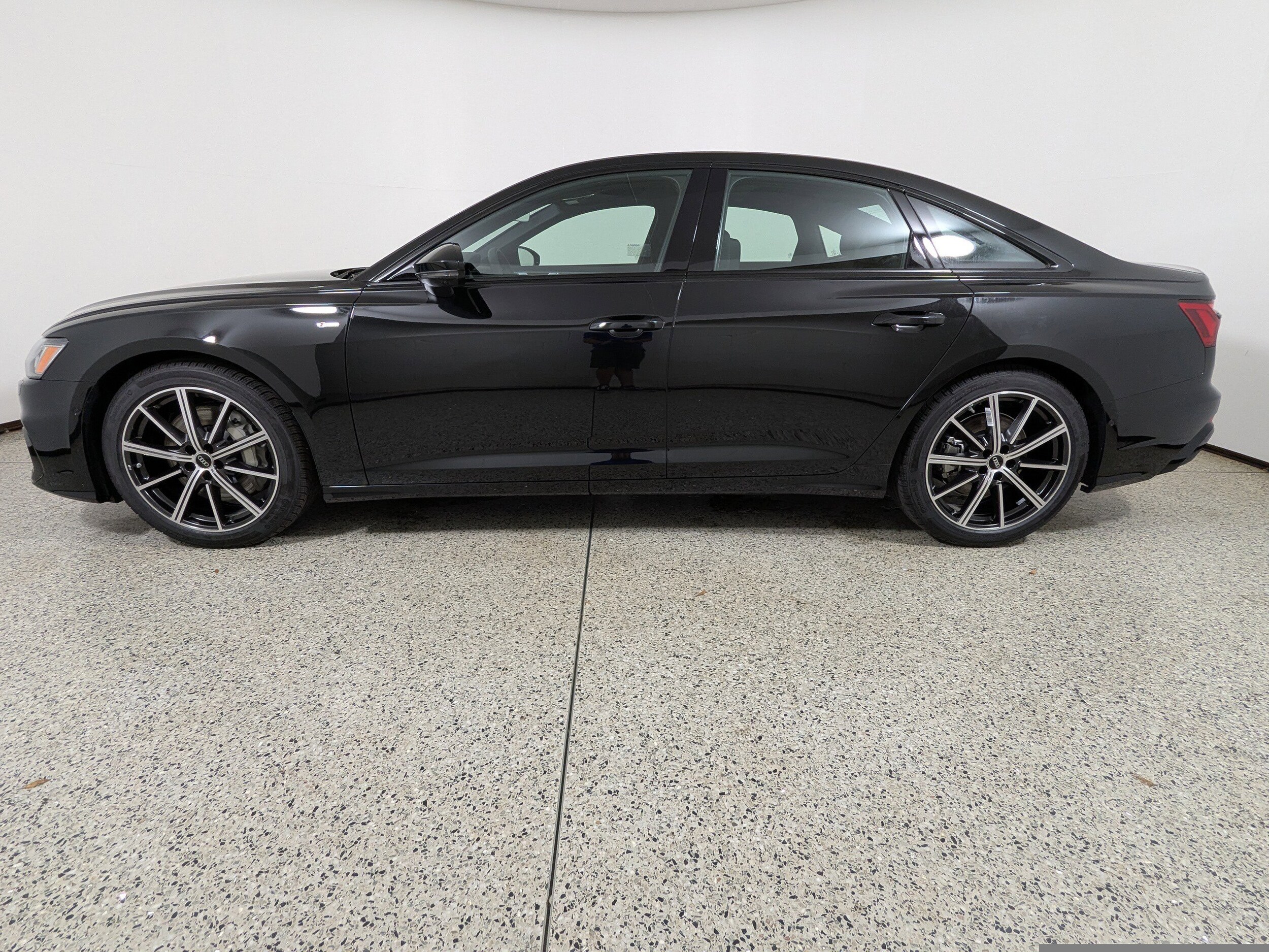 2025 Audi A6 Quattro Premium Plus photo 4