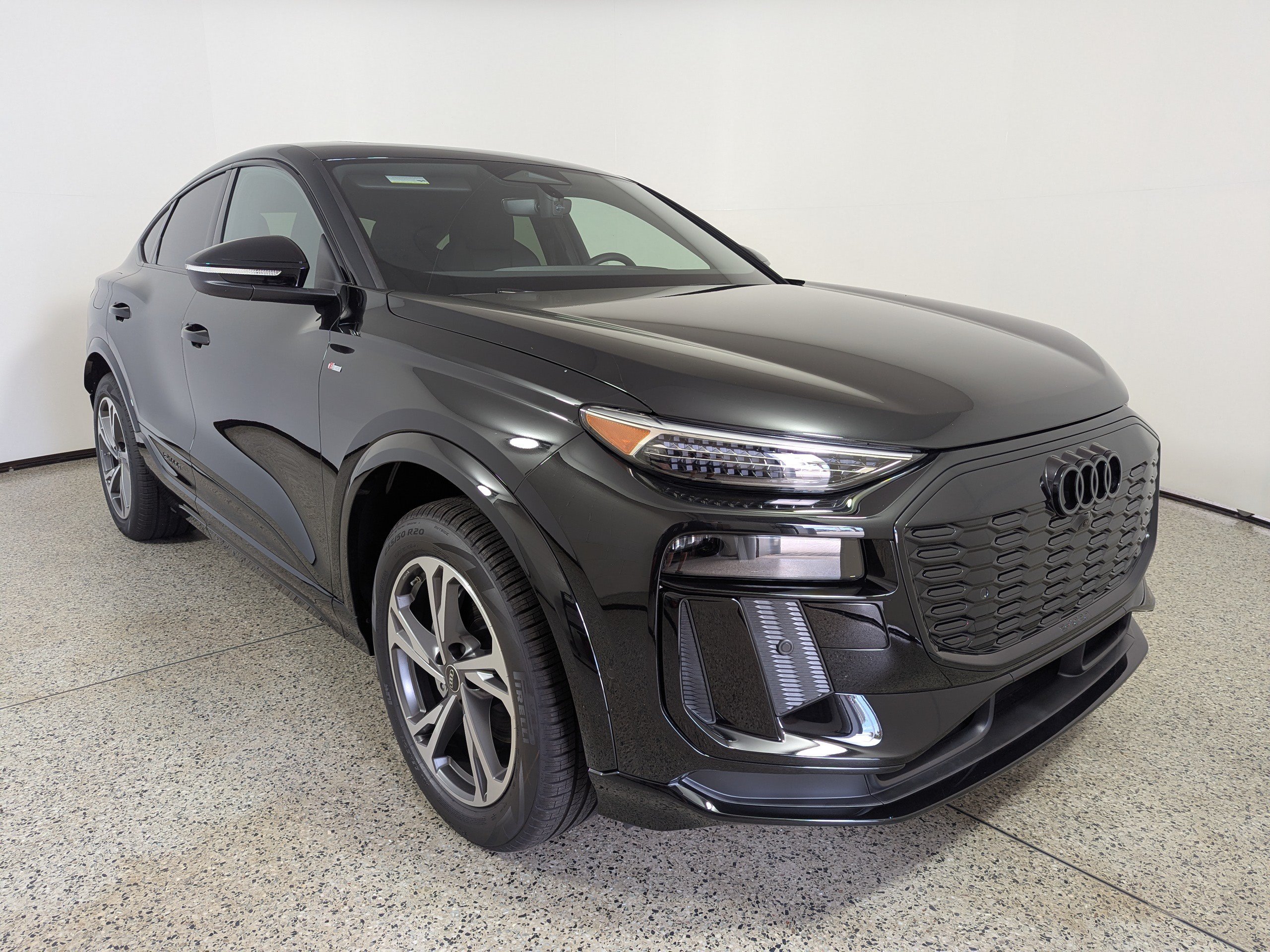  Audi Q6 e-tron Sportback