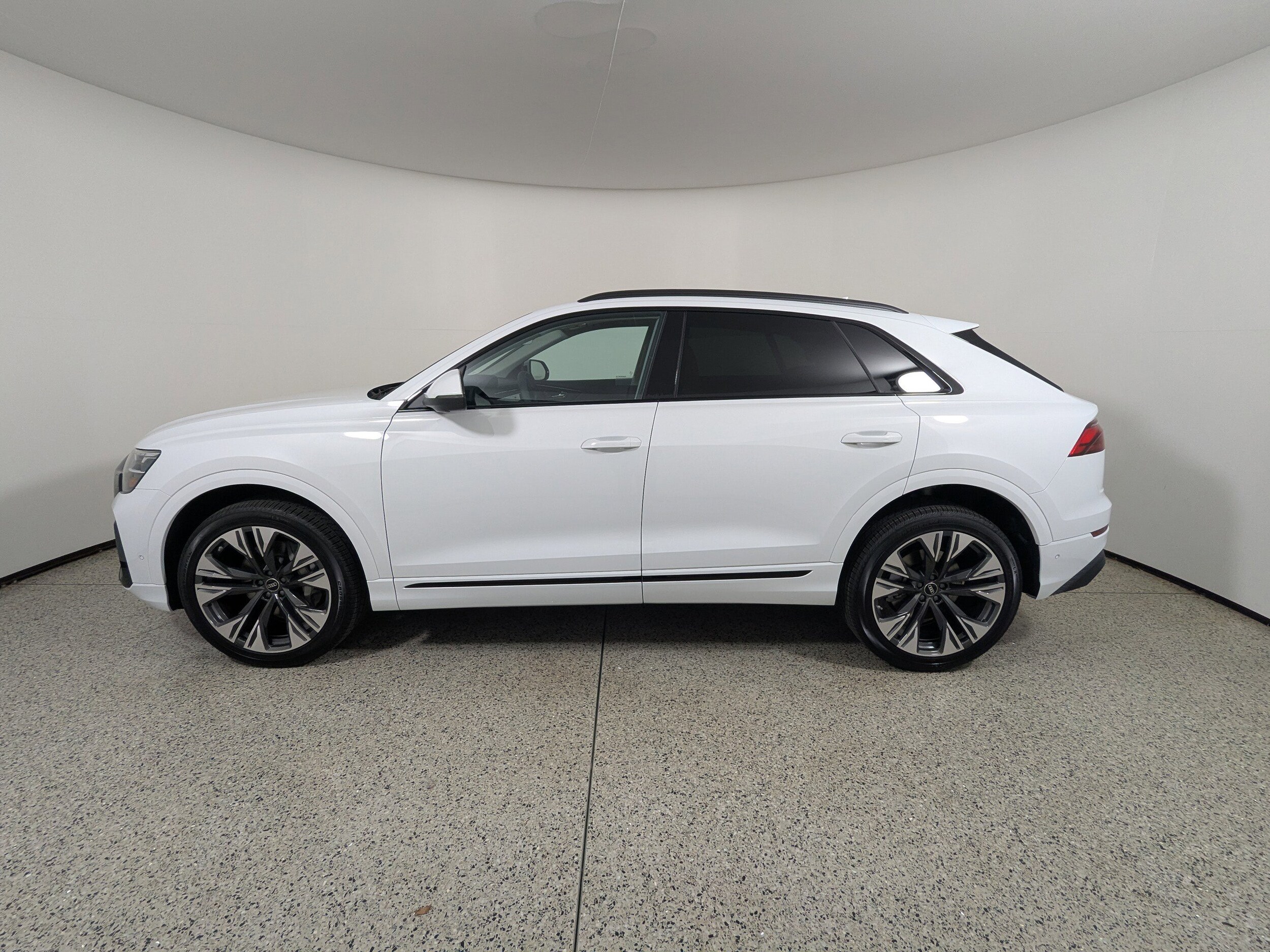 2025 Audi Q8 55 Premium photo 3
