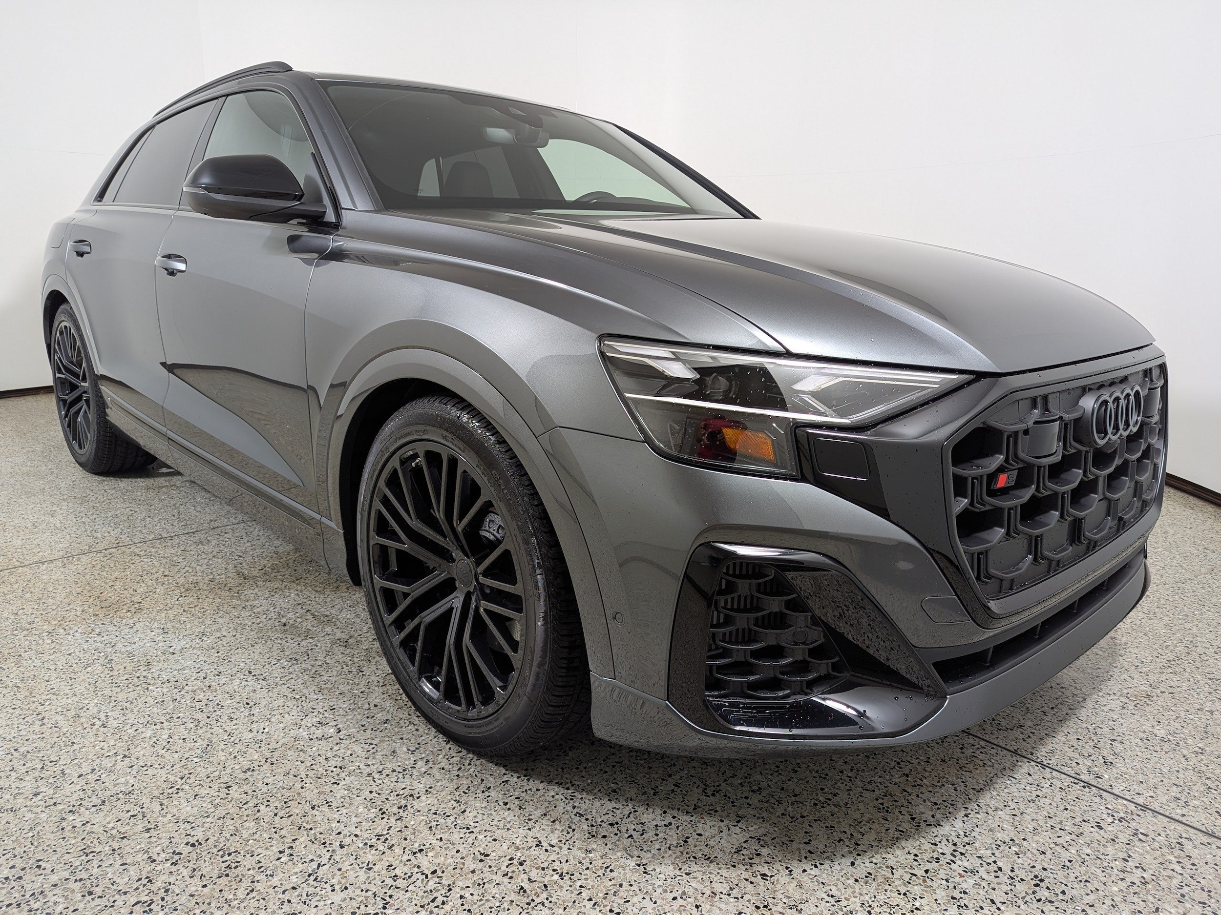 2026 Audi SQ8 Premium Plus quattro's photo