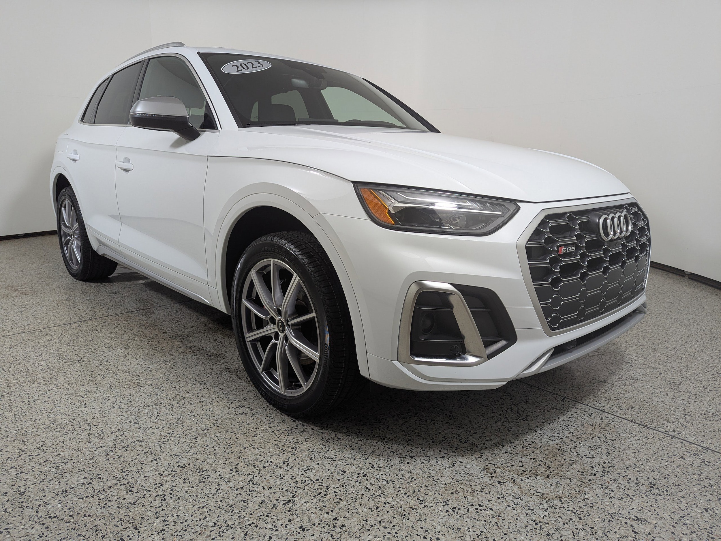 2023 Audi SQ5 Premium Plus's photo