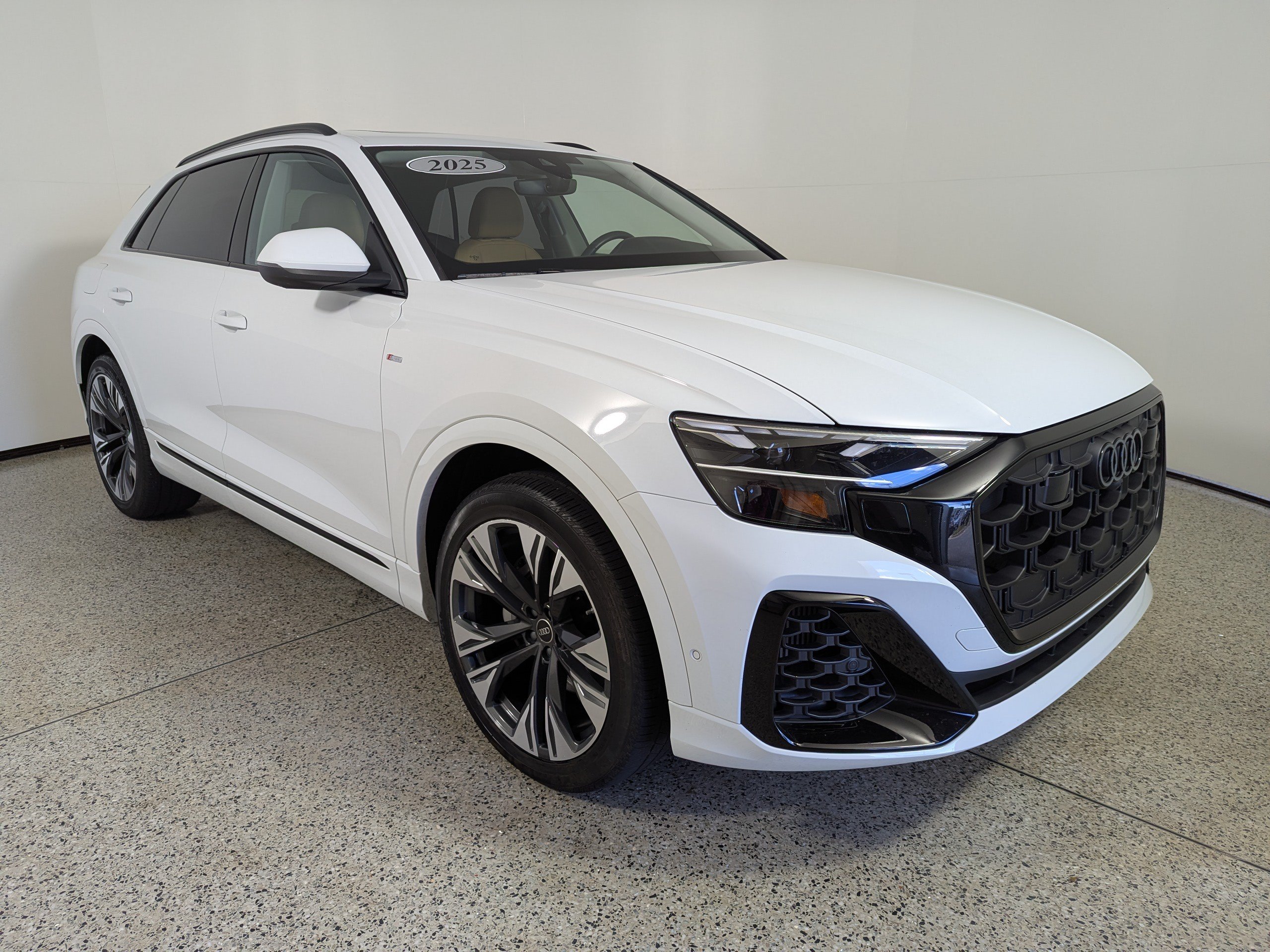 2025 Audi Q8