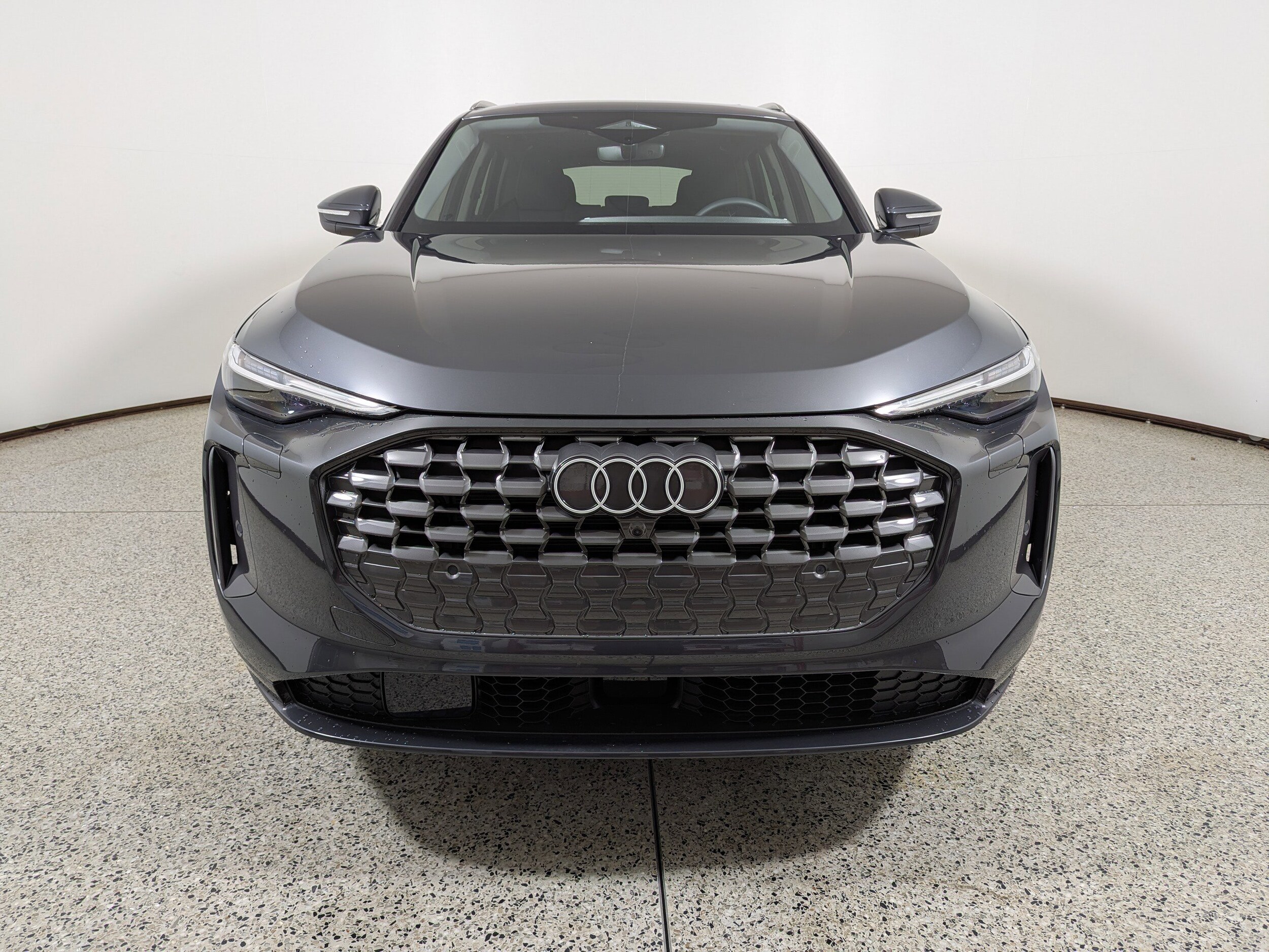 2025 Audi Q5 Premium Plus photo 2