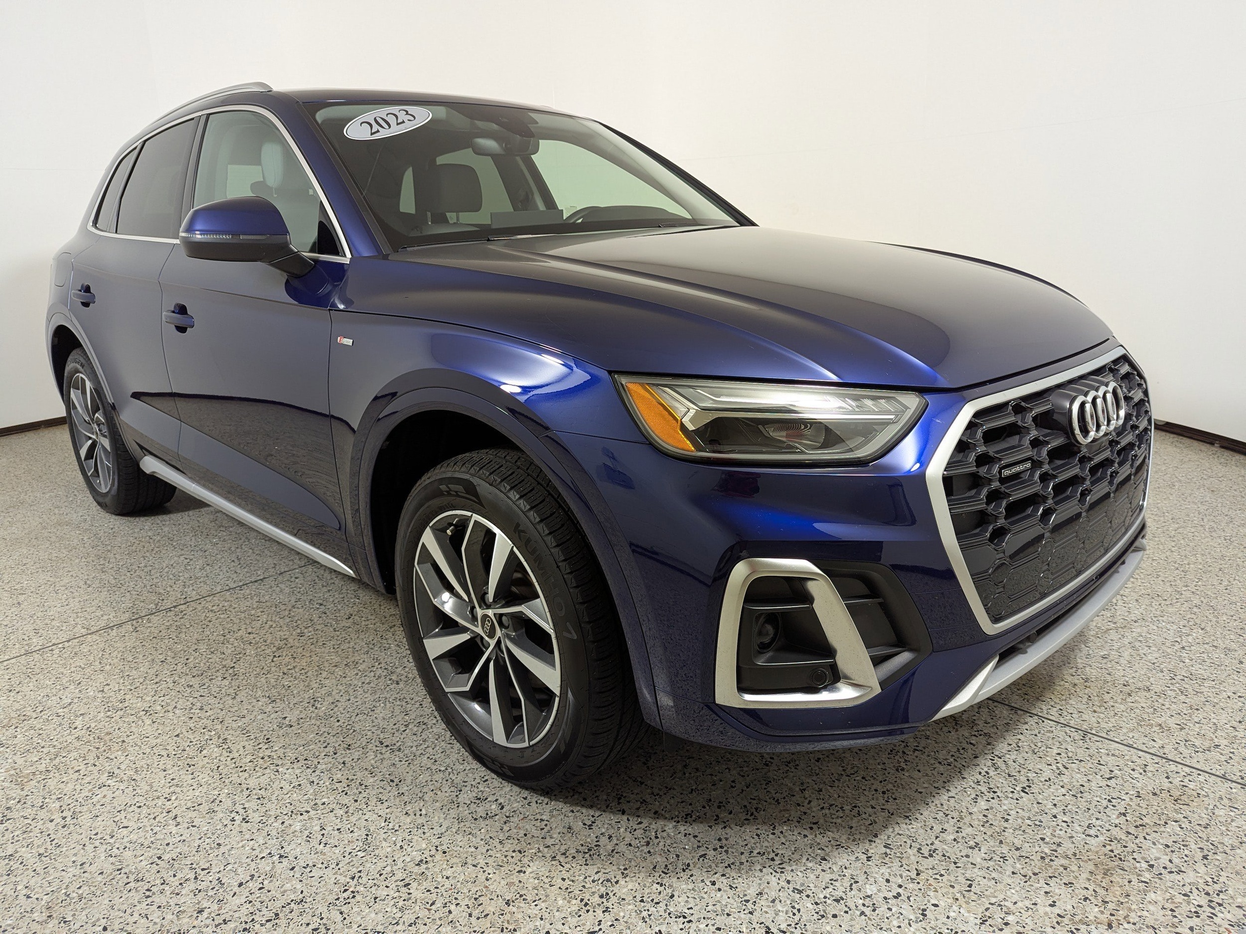 2023 Audi Q5 45 Premium Plus's photo