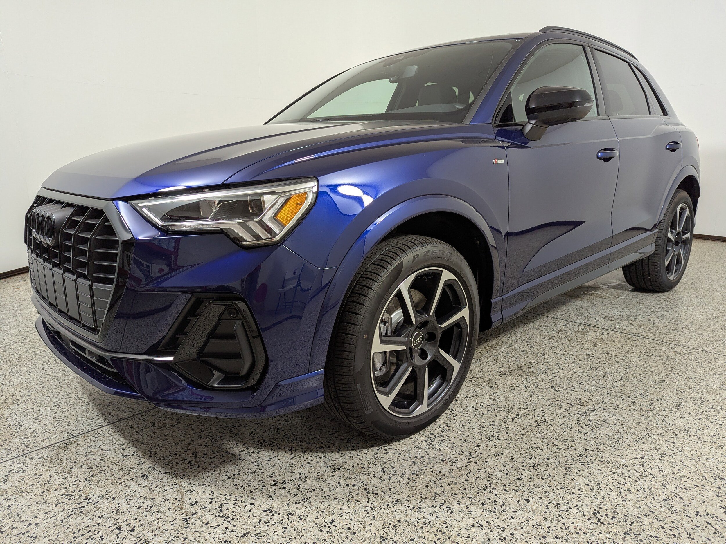 2025 Audi Q3 45 TFSI S line Premium Plus photo 3
