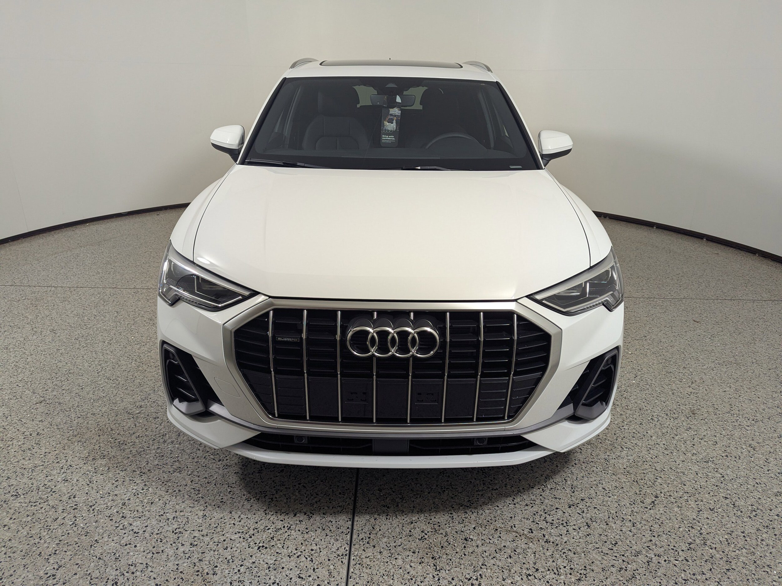 2025 Audi Q3 45 TFSI S line Premium photo 2