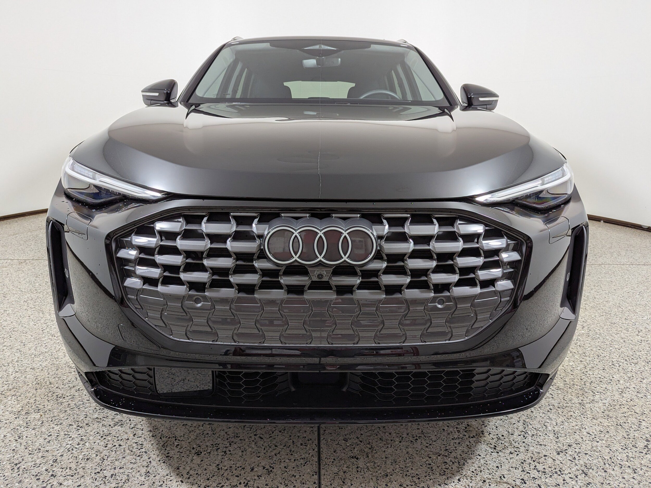2025 Audi Q5 Premium Plus photo 2