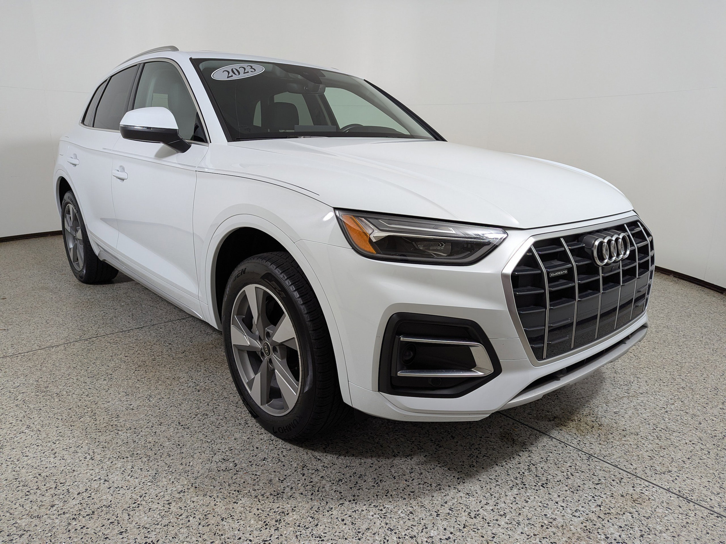 2023 Audi Q5 40 Premium Plus's photo