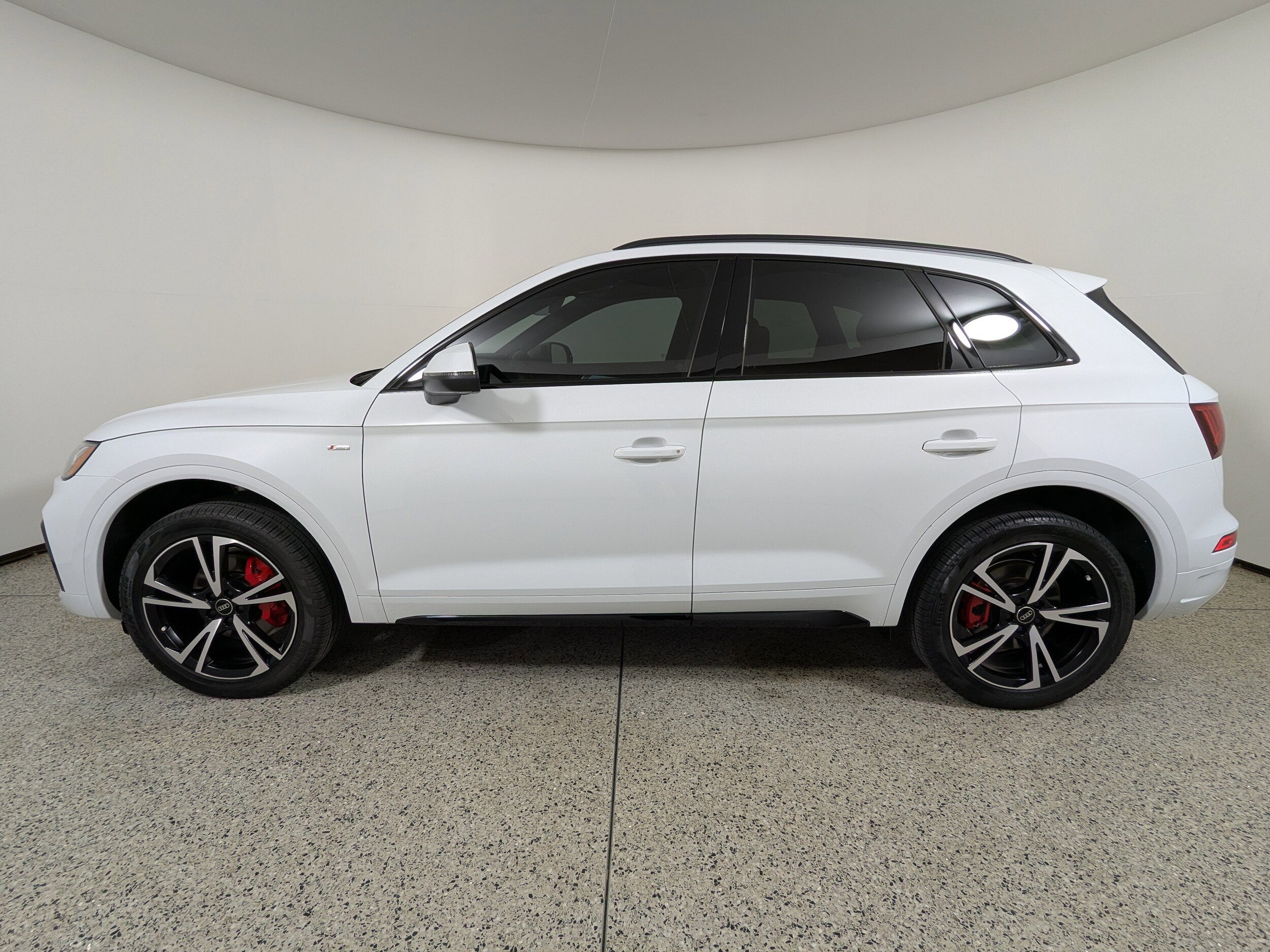 2025 Audi Q5 S line Premium Plus photo 4