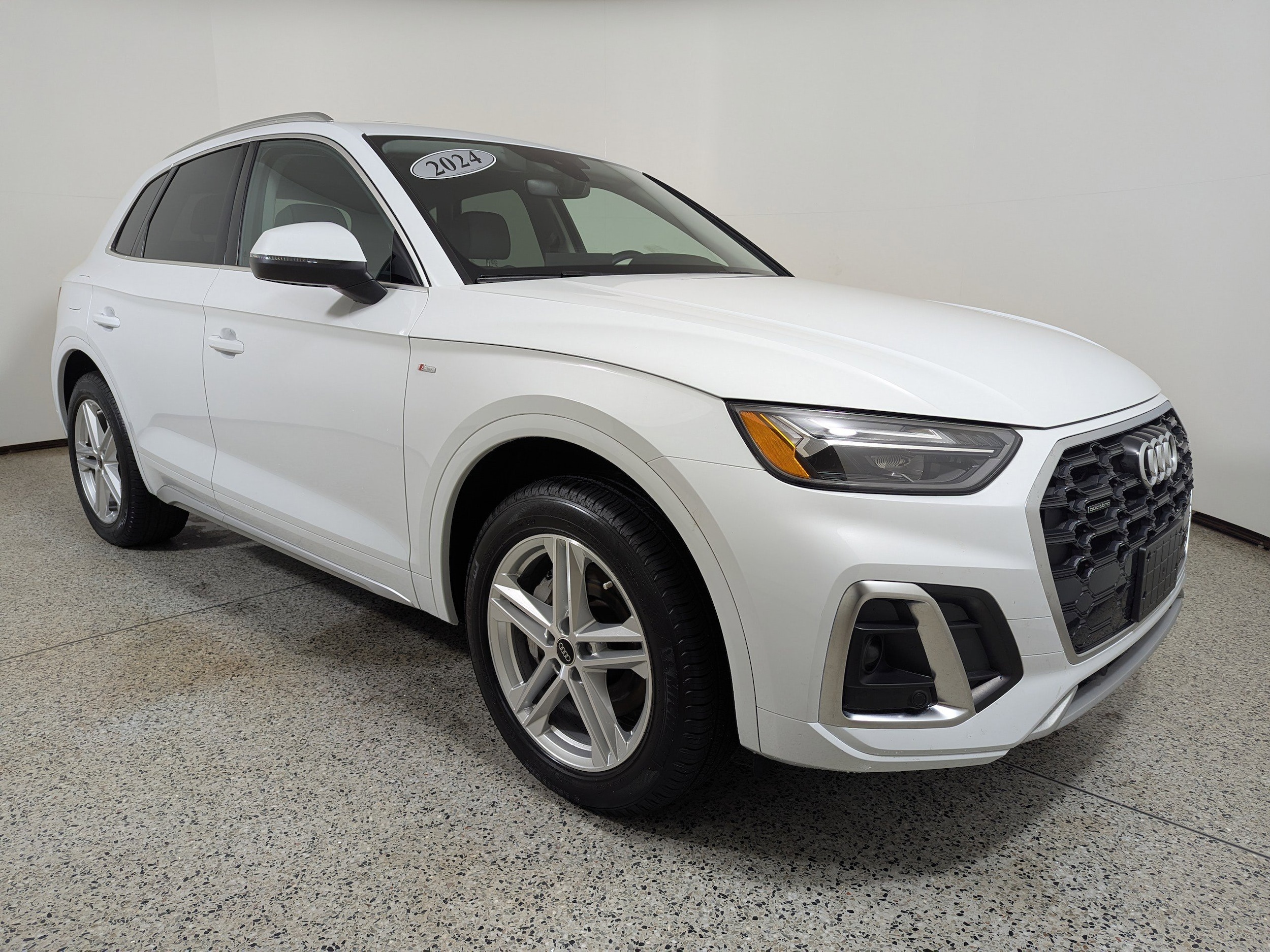 2024 Audi Q5 55 e Premium's photo