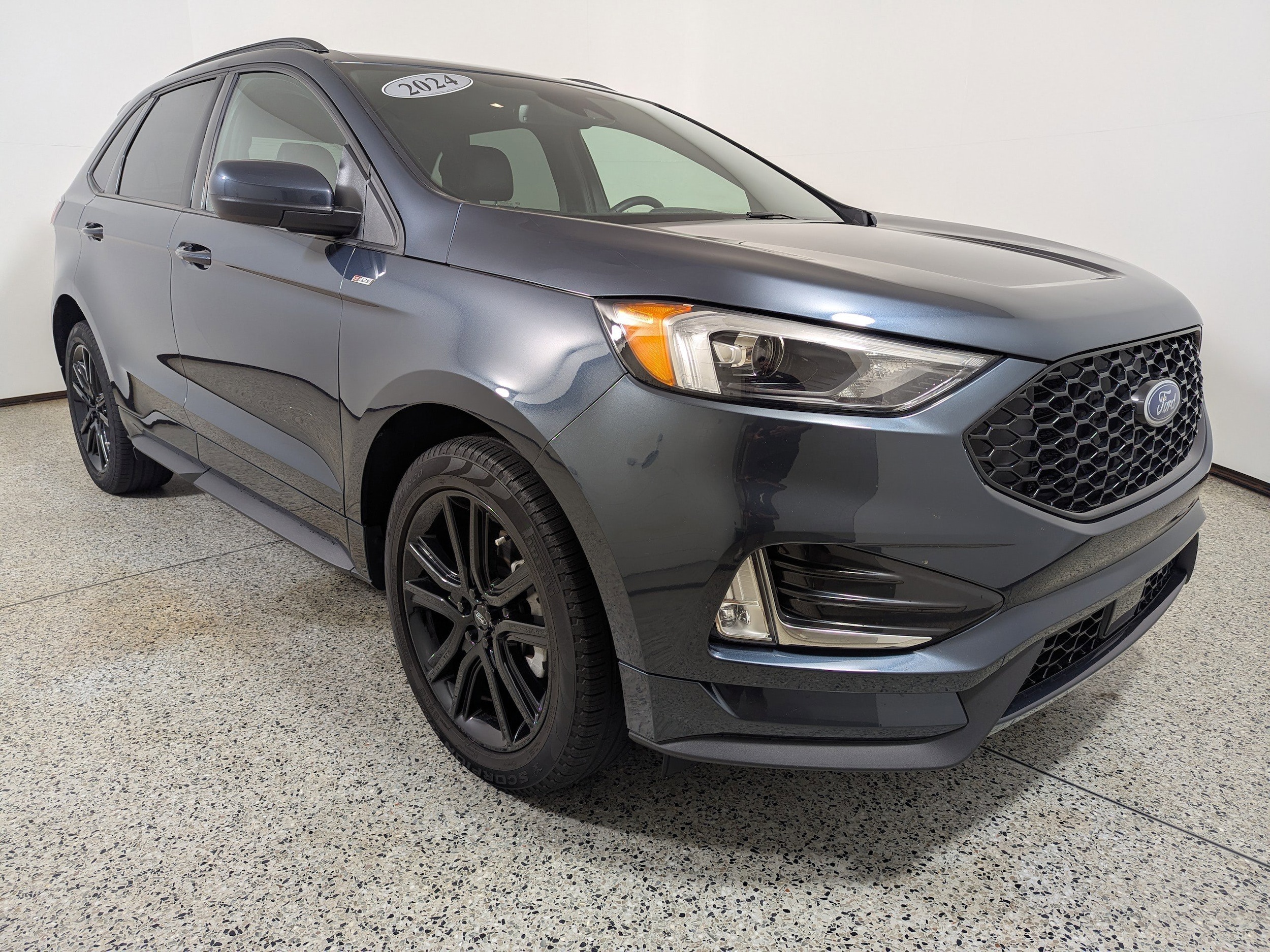 2024 Ford Edge ST-Line AWD's photo