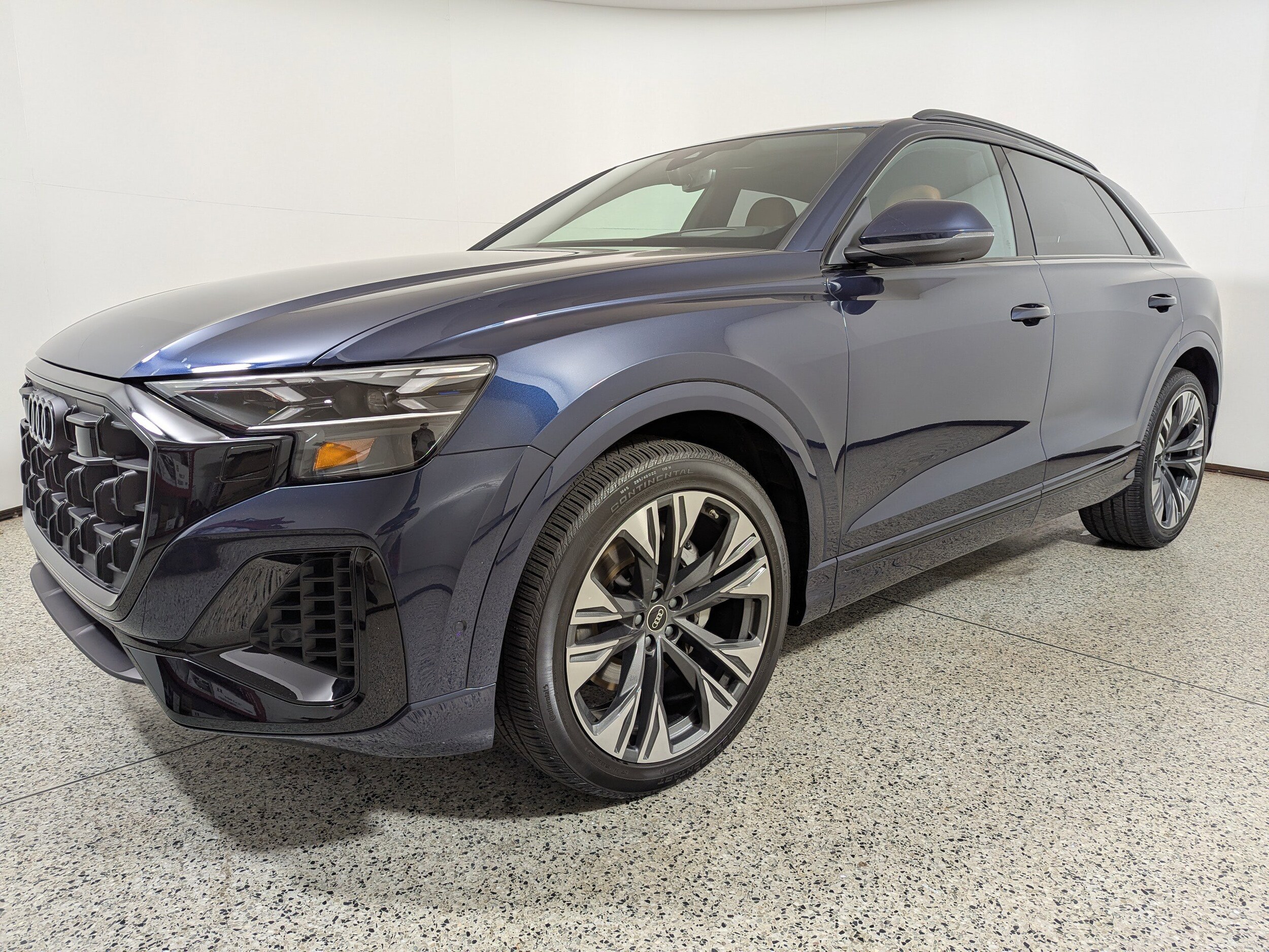 2025 Audi Q8 Prestige 55 photo 2