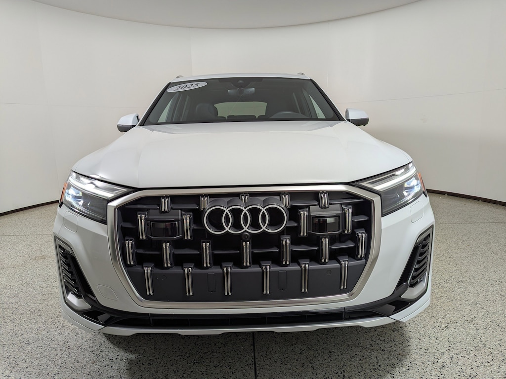 Certified 2025 Audi Q7 Premium 55 TFSI quattro SUV