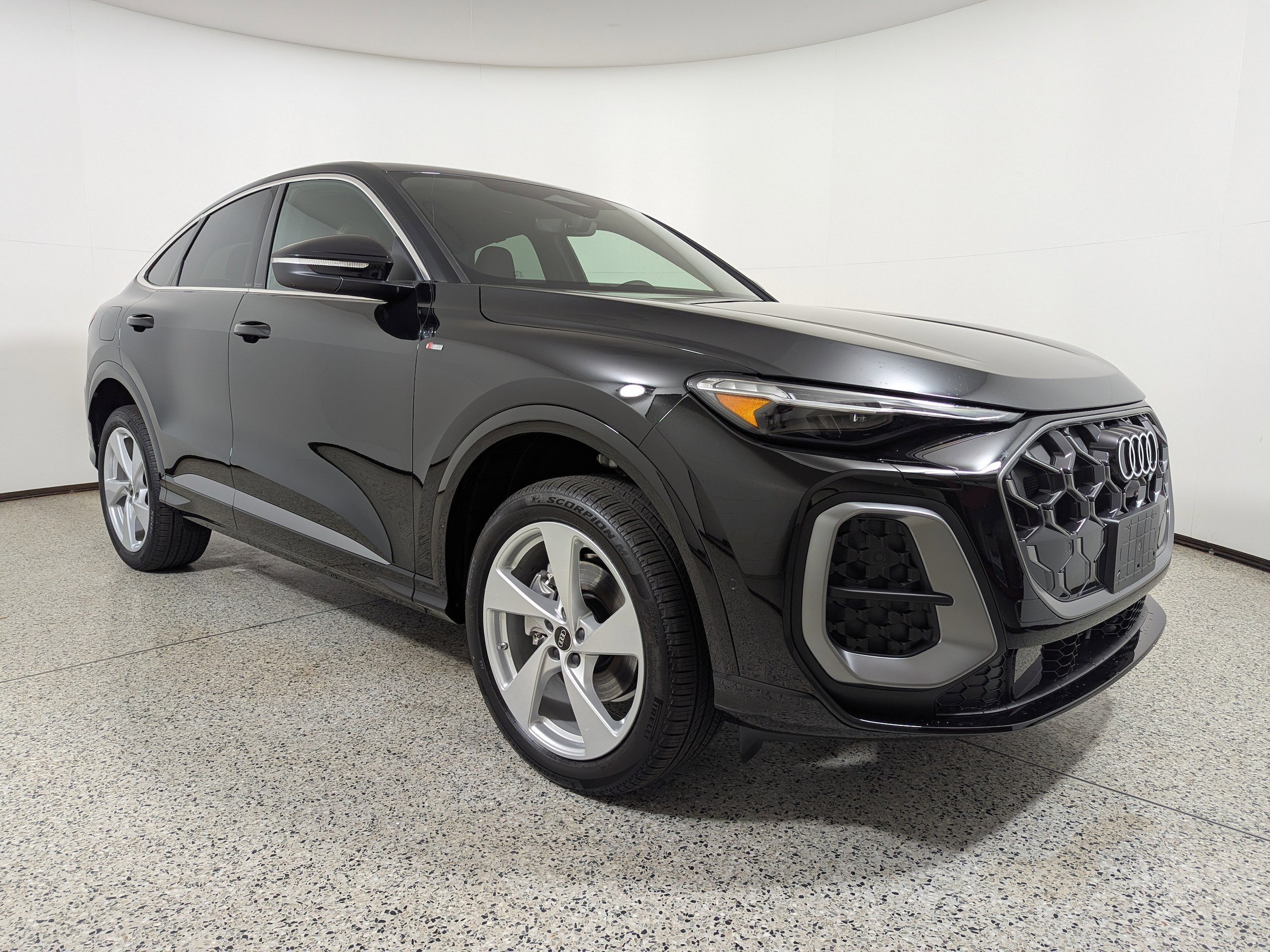 2025 Audi New Q5 Sportback Premium Plus's photo