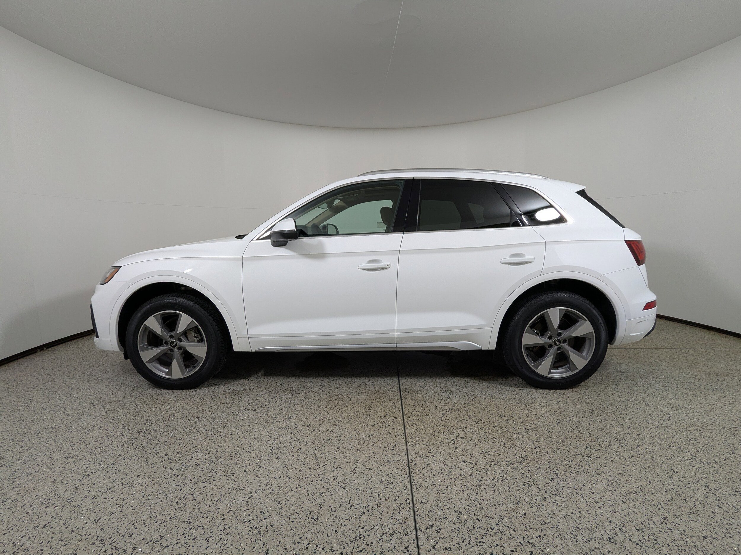 2023 Audi Q5 Premium Plus 40 TFSI photo 4
