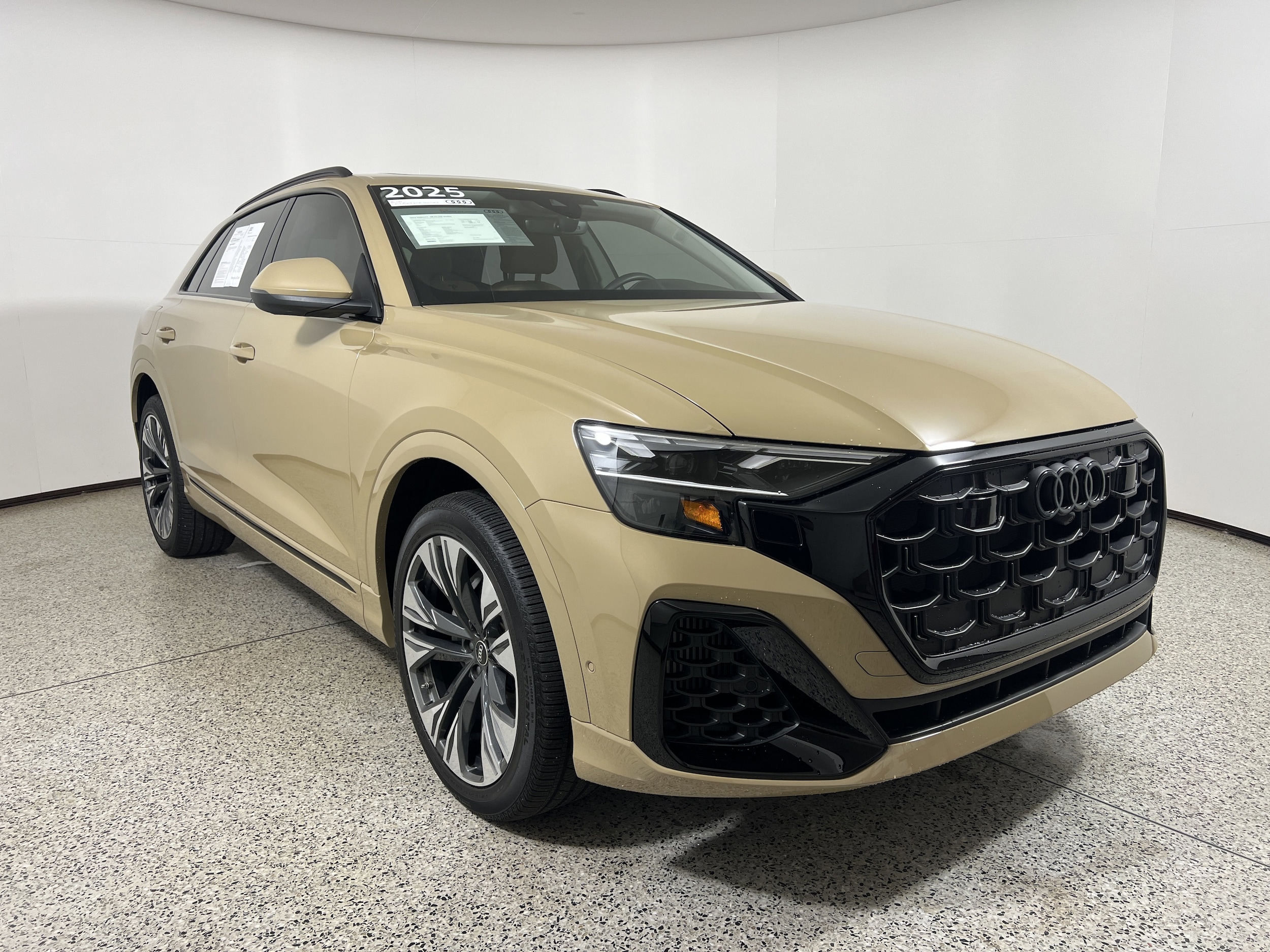 2025 Audi Q8 55 Premium Plus Tiptonic quattro's photo
