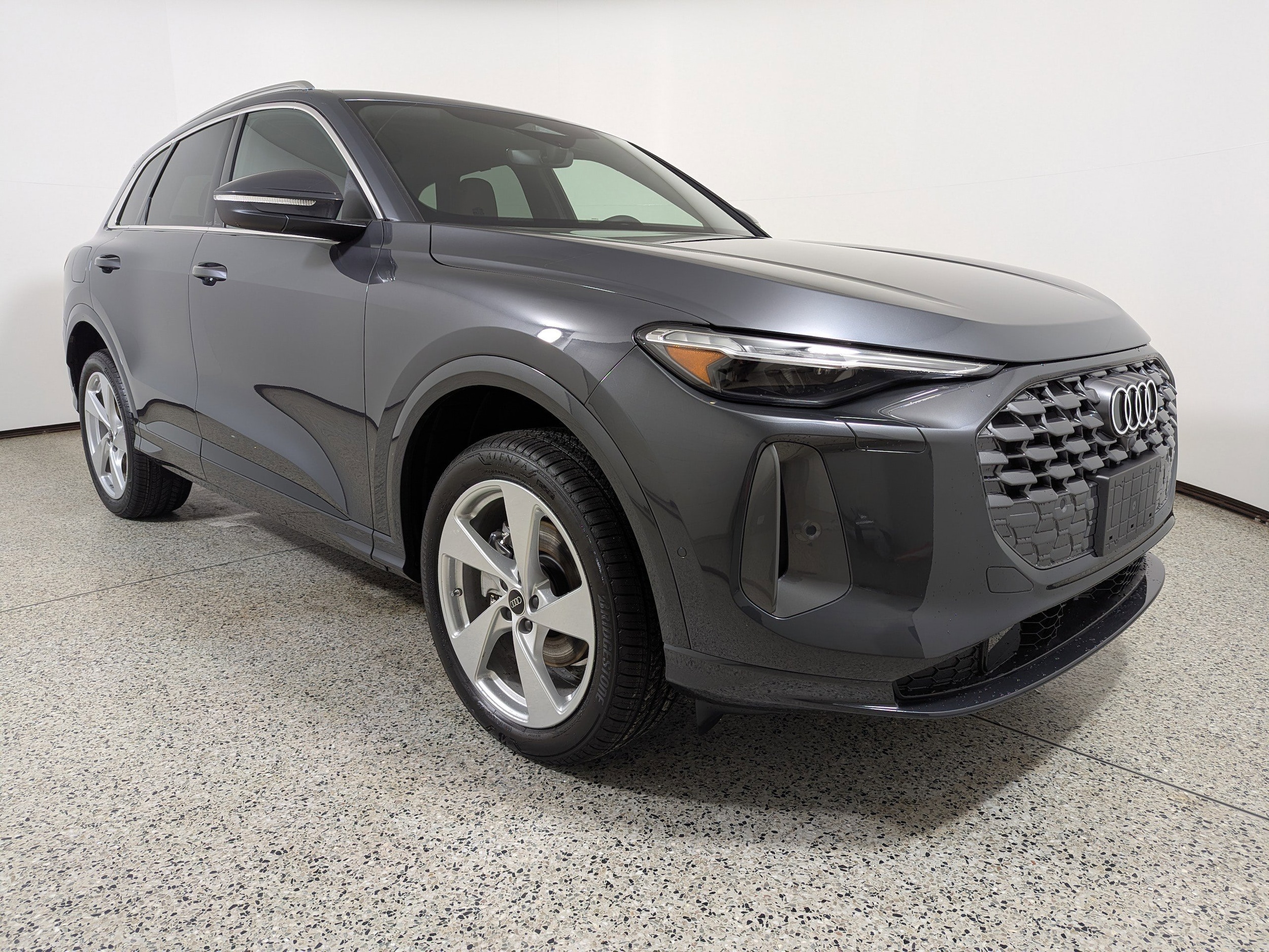 2025 Audi New Q5 Premium Plus's photo