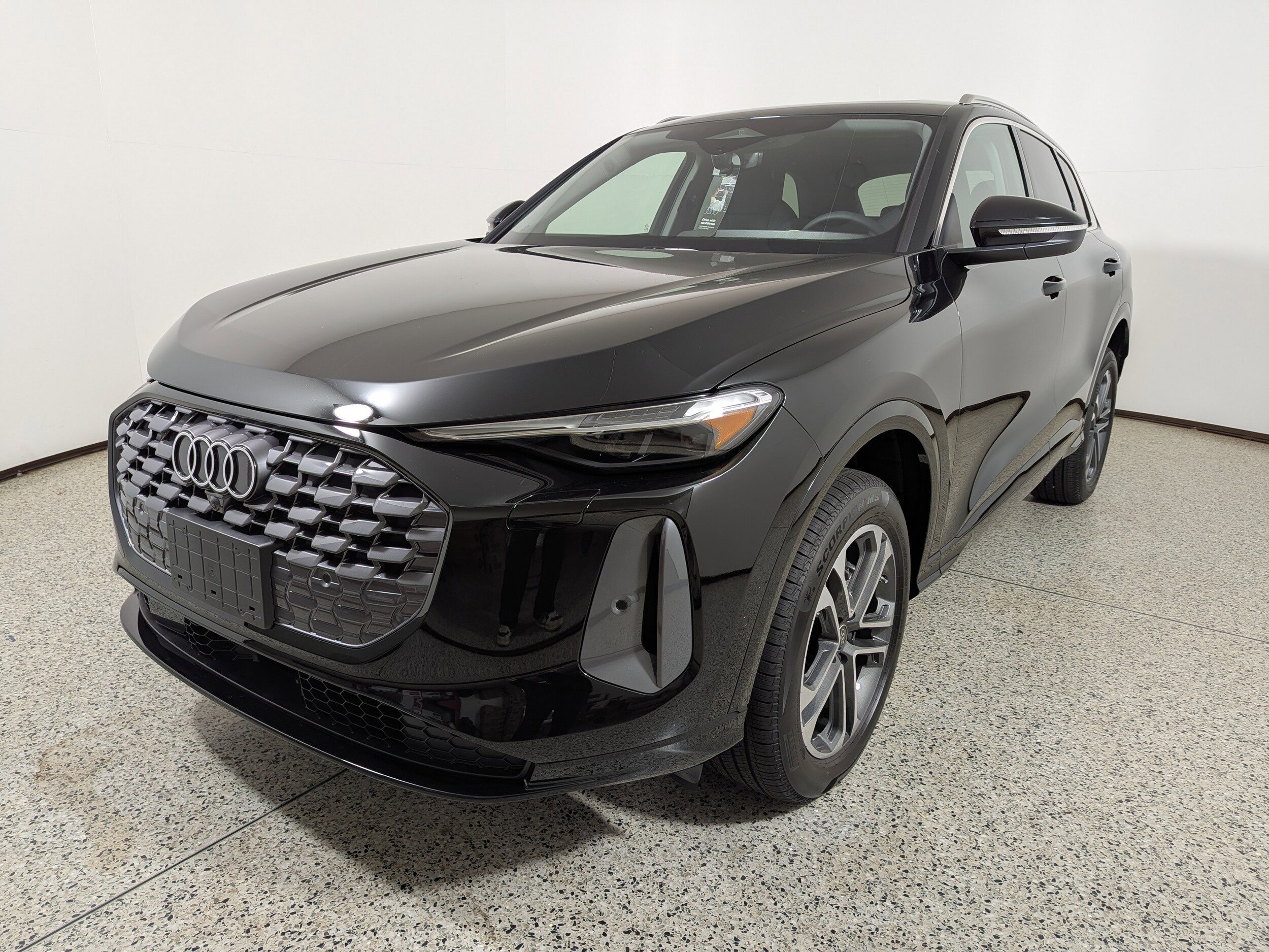 2025 Audi Q5 2.0T Premium Plus photo 3