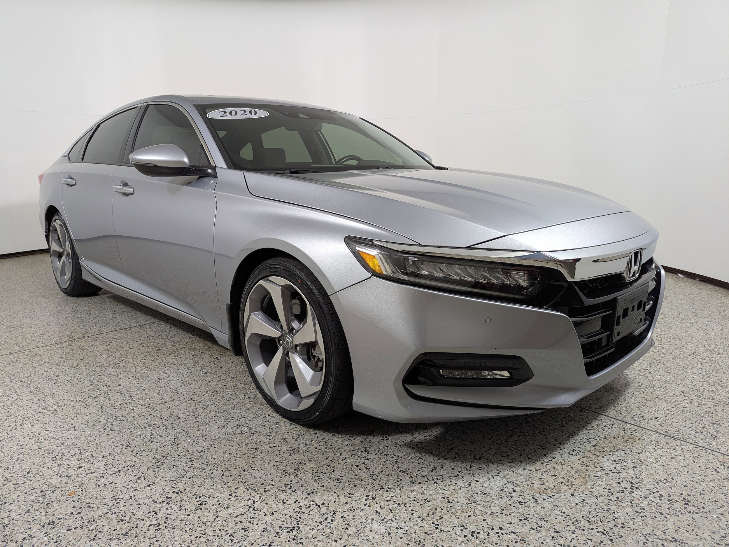 2020 Honda Accord Touring's photo