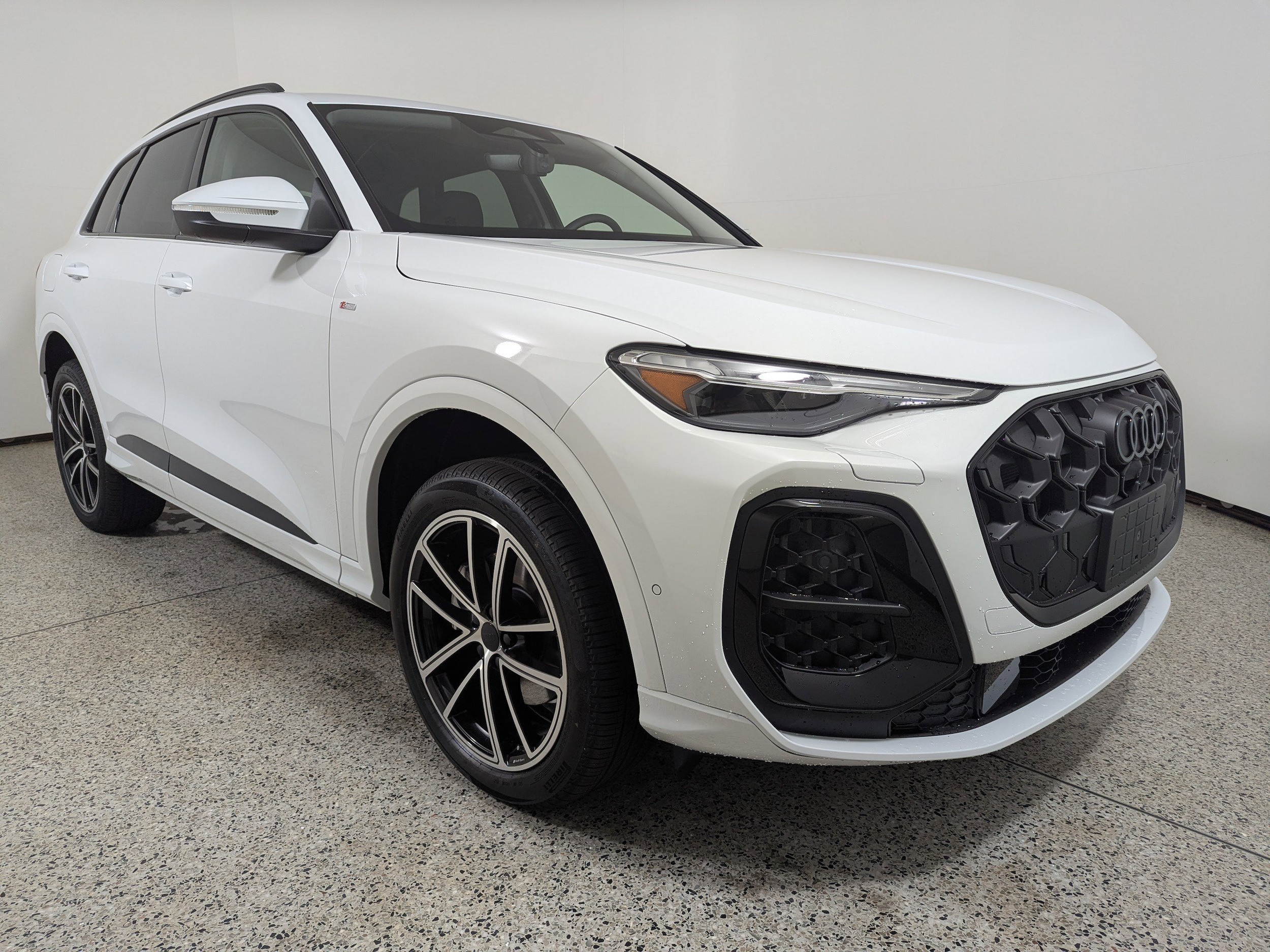 2026 Audi Q5 Premium Plus quattro's photo