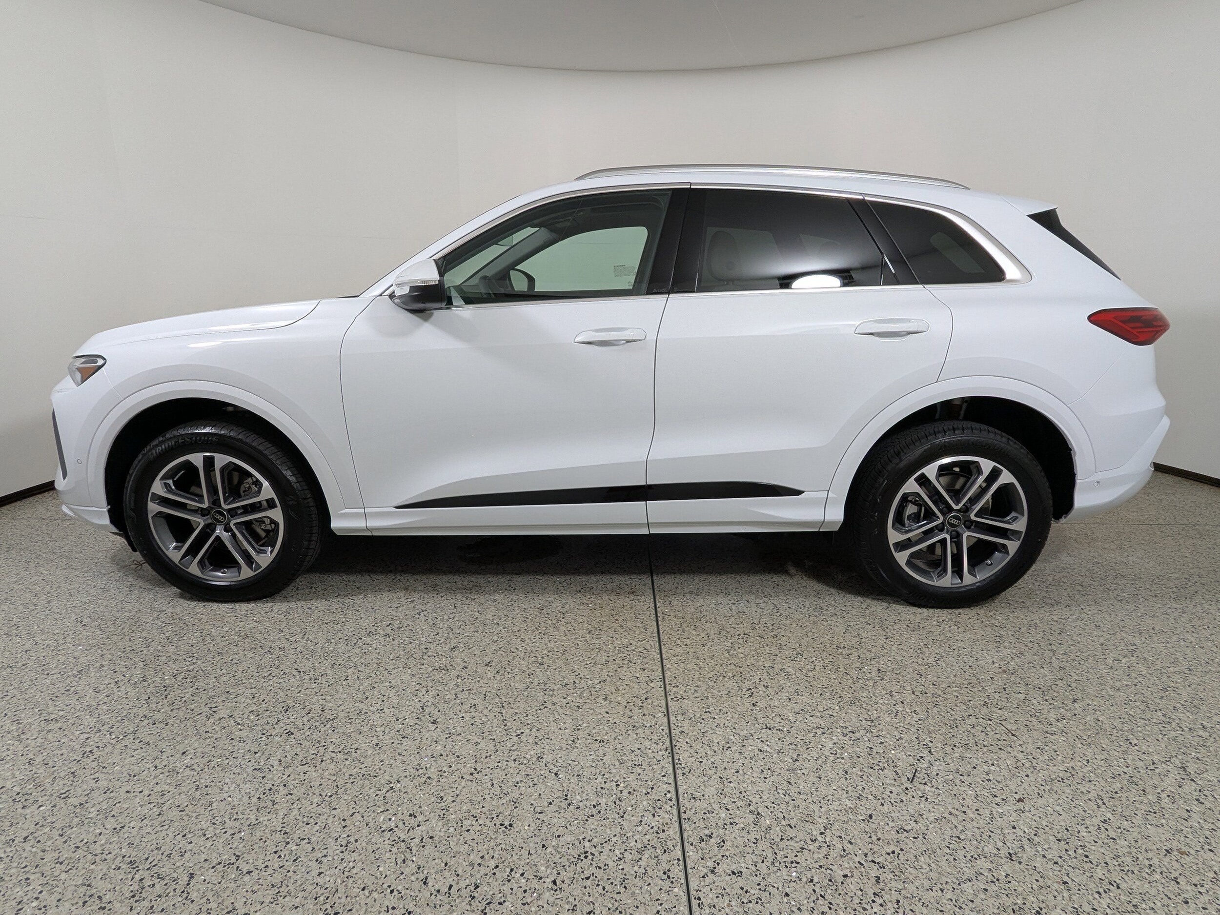 2025 Audi Q5 2.0T Premium photo 4