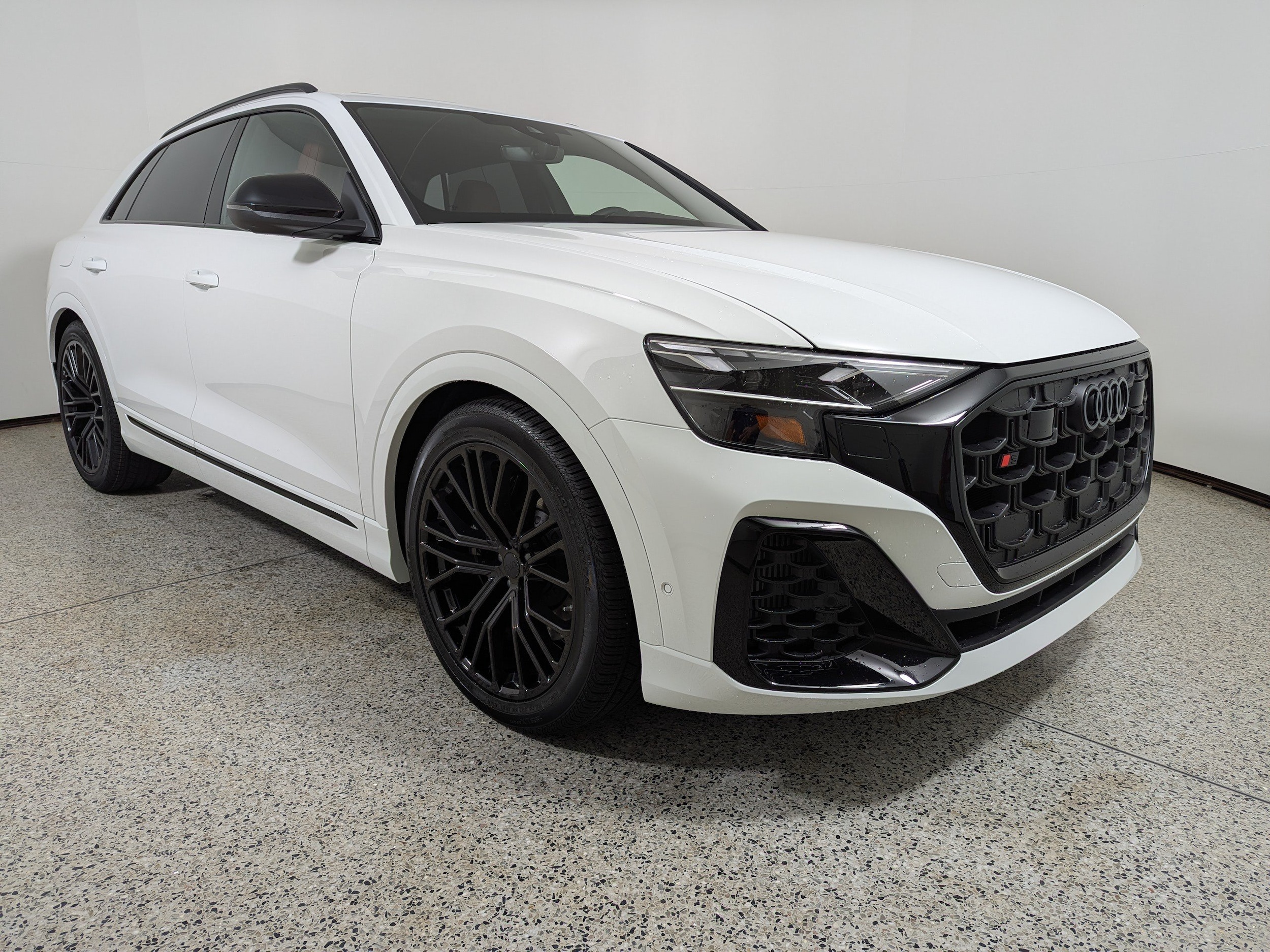 2026 Audi SQ8 Premium Plus quattro's photo