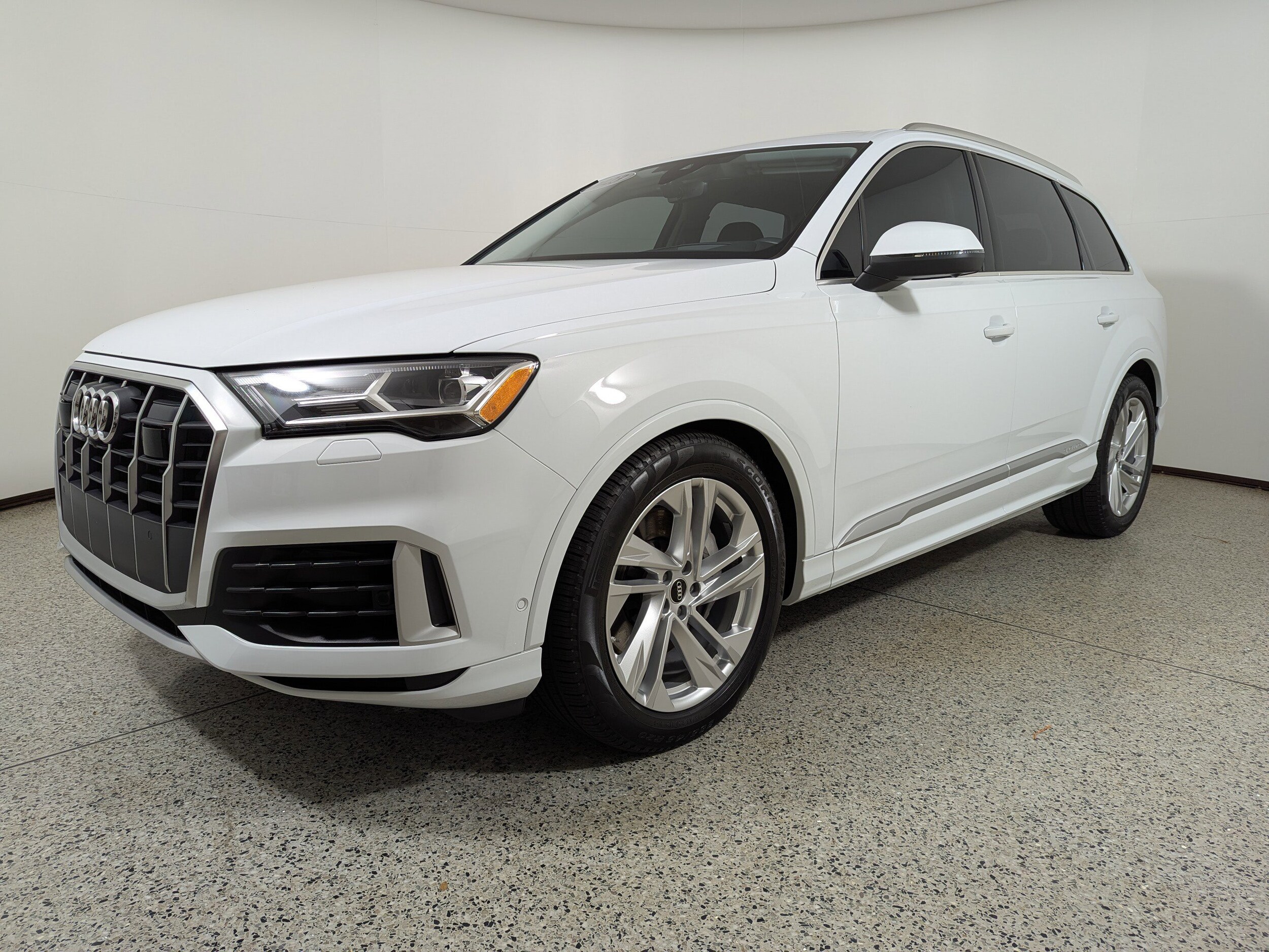 2023 Audi Q7 Prestige 55 photo 3