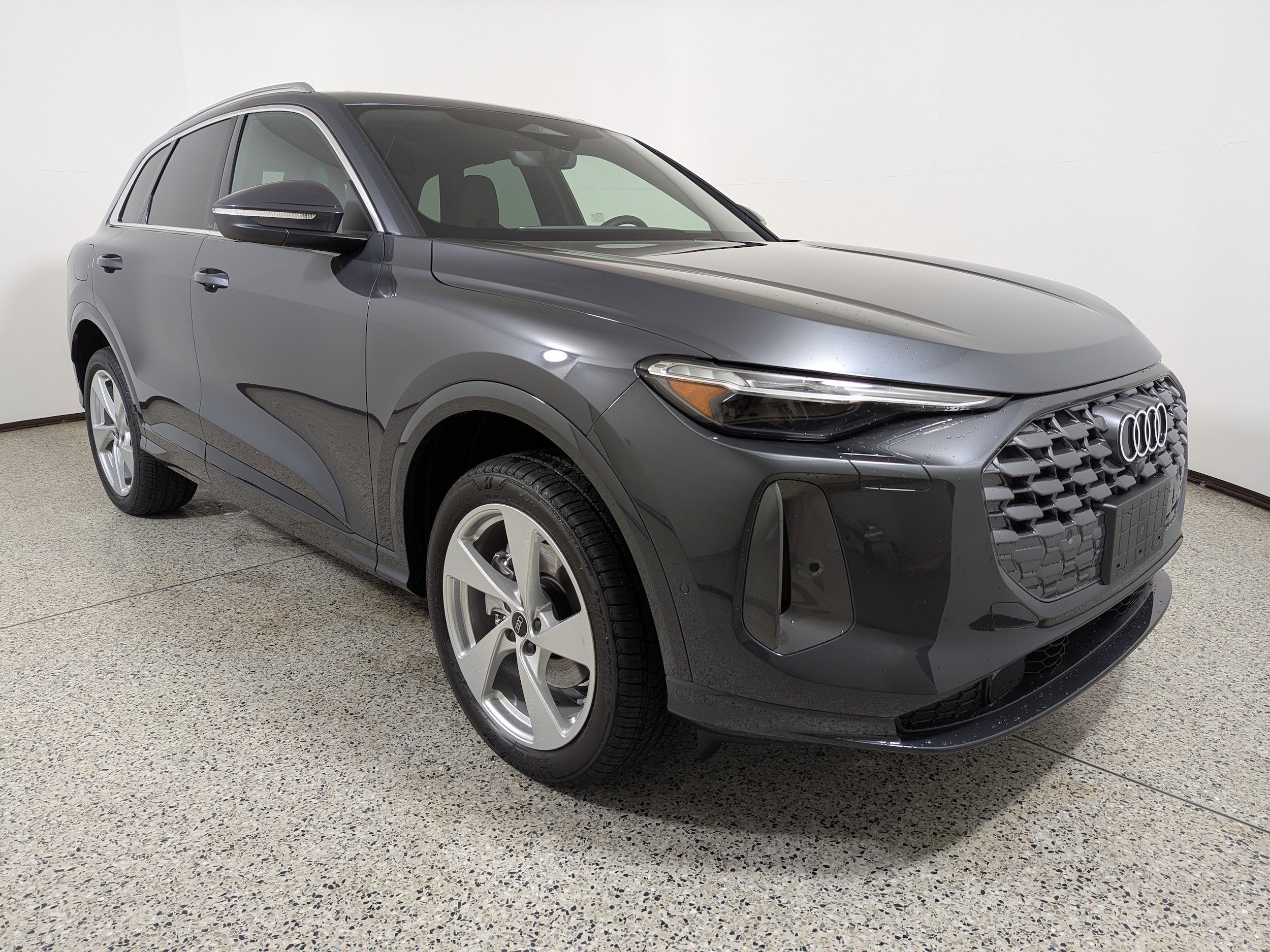 2025 Audi New Q5 Premium Plus's photo