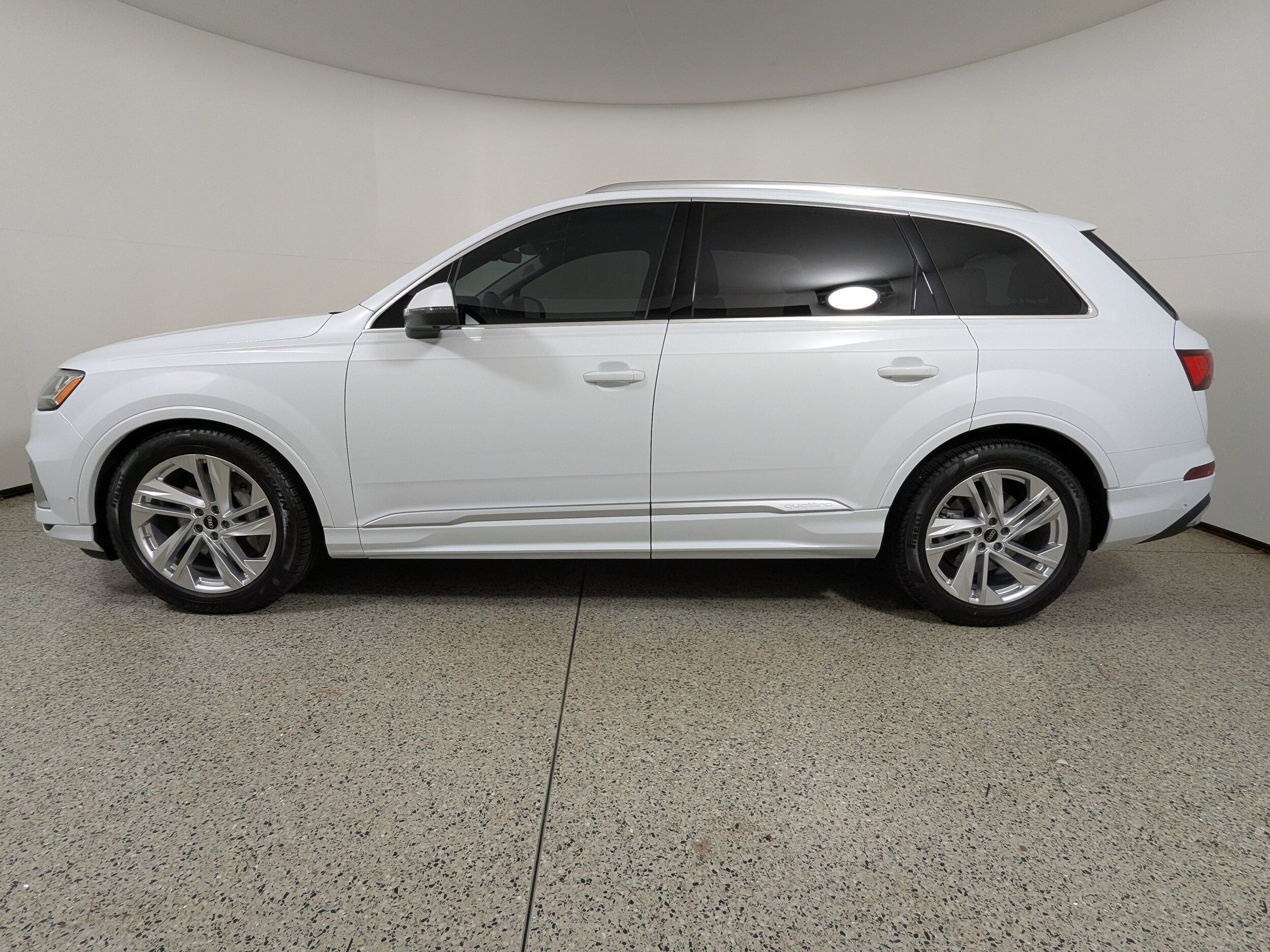 2023 Audi Q7 Prestige 55 photo 4