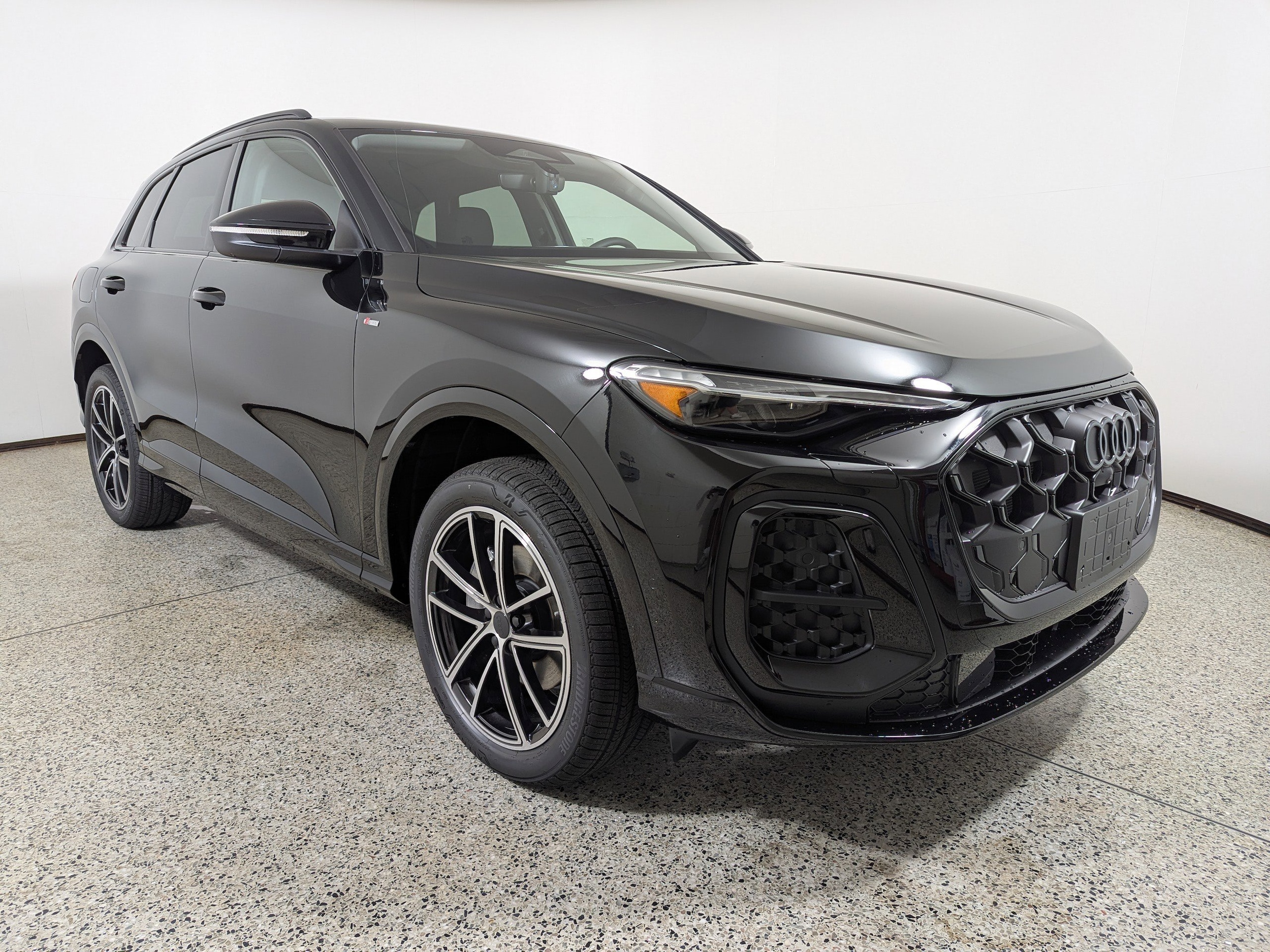 2026 Audi Q5 Premium Plus quattro's photo