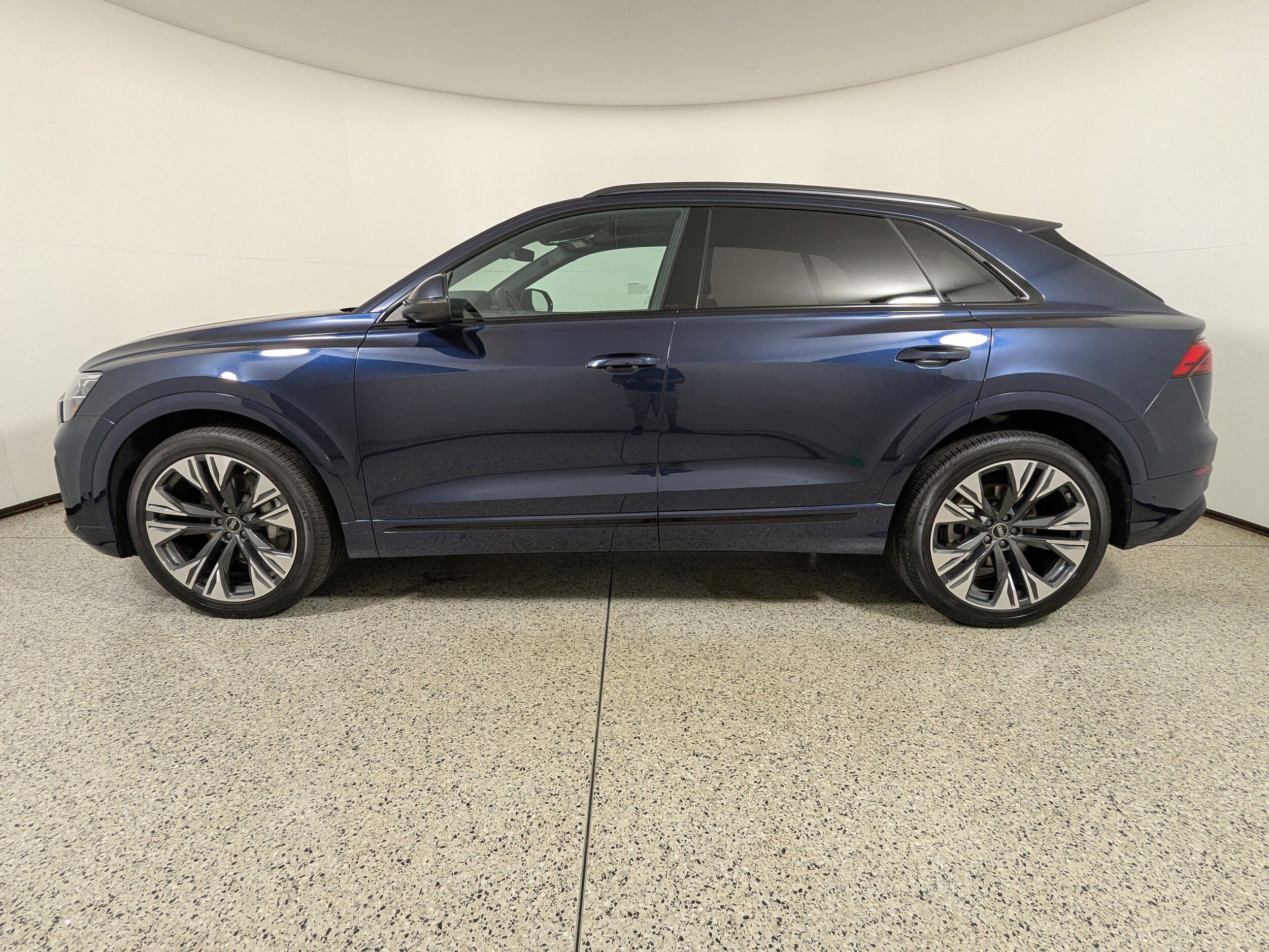 2025 Audi Q8 Prestige 55 photo 3