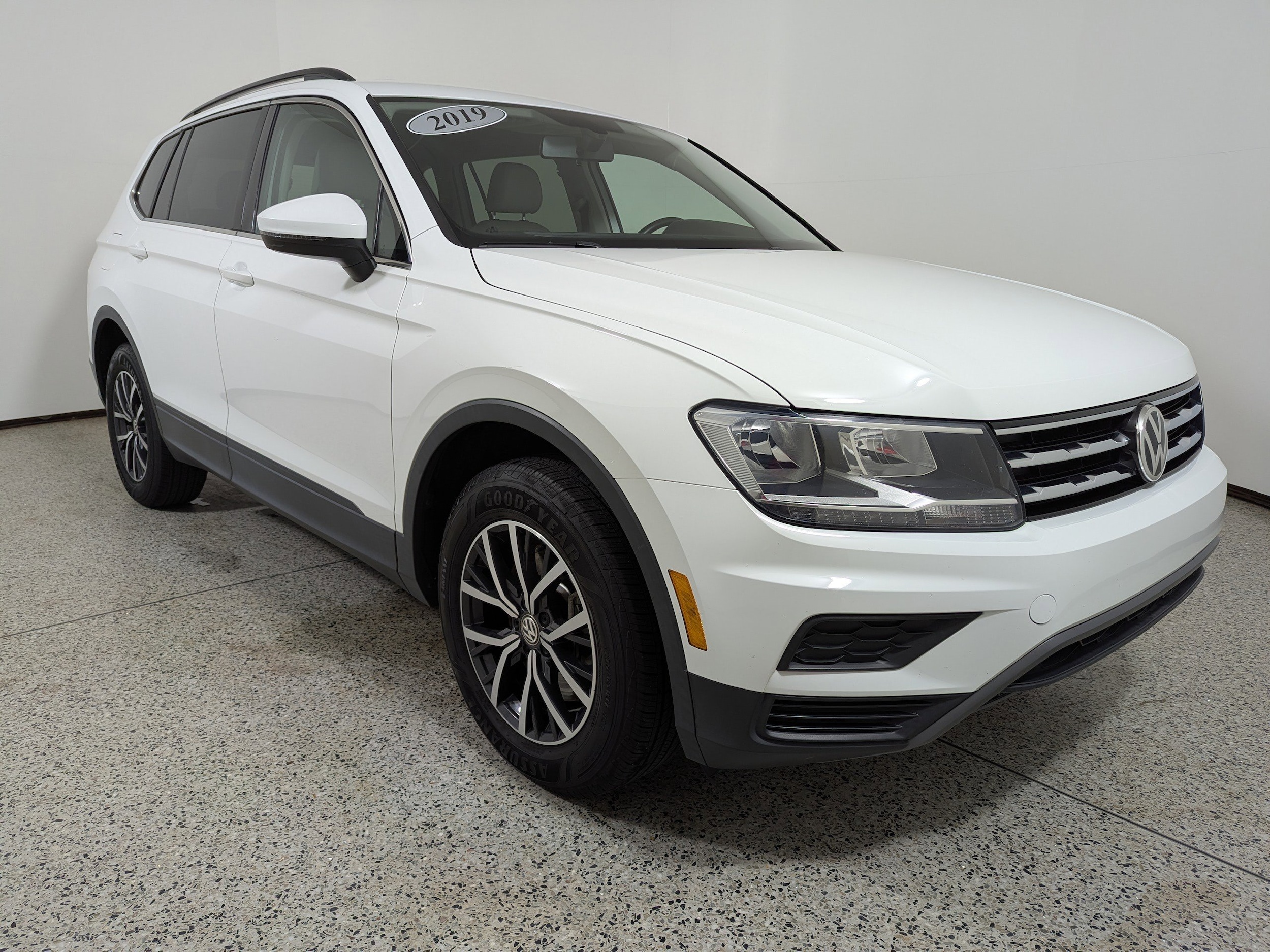 2019 Volkswagen Tiguan 2.0T SEL R-Line Black 4MOTION