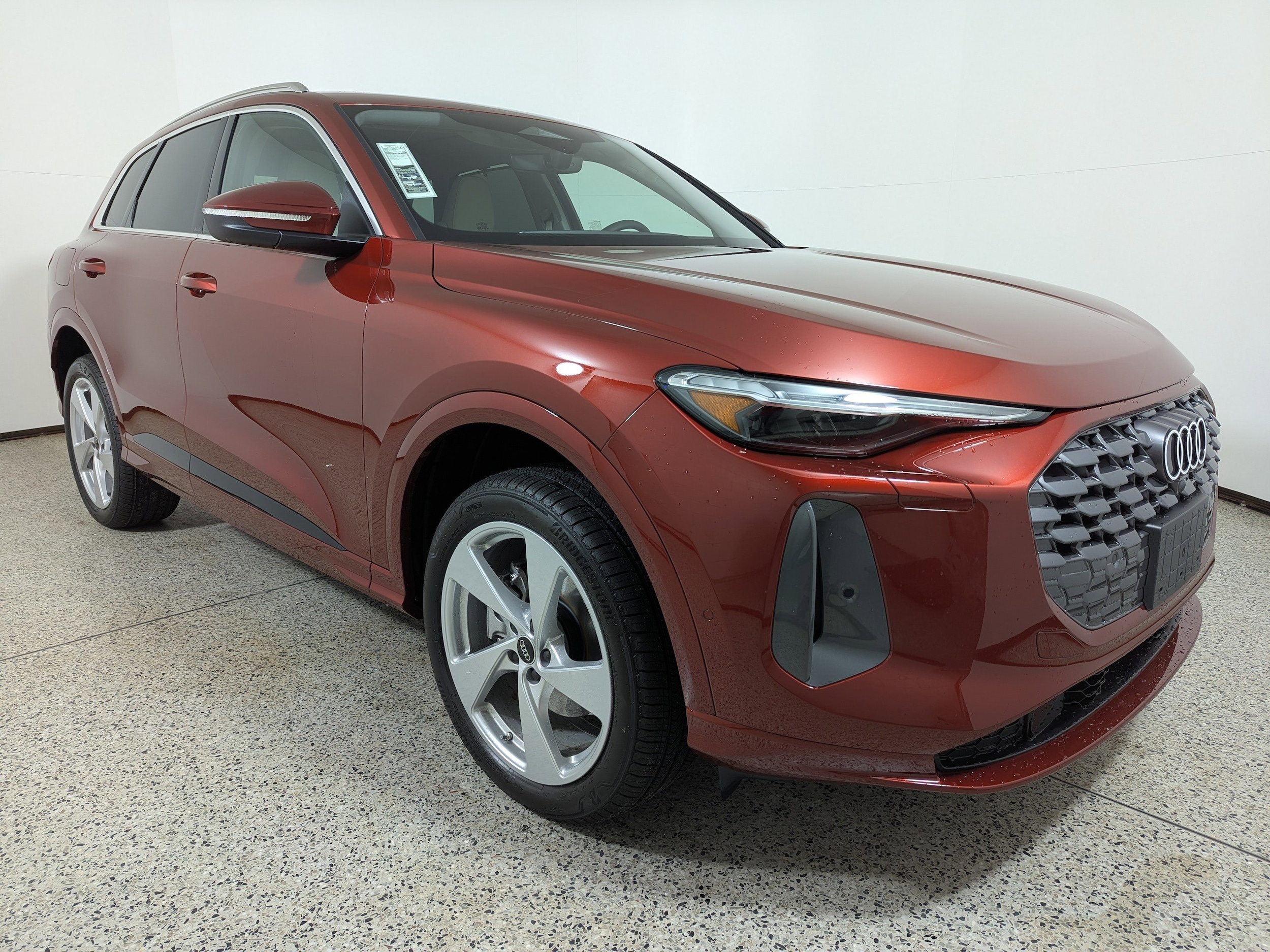 2025 Audi New Q5 Premium Plus's photo