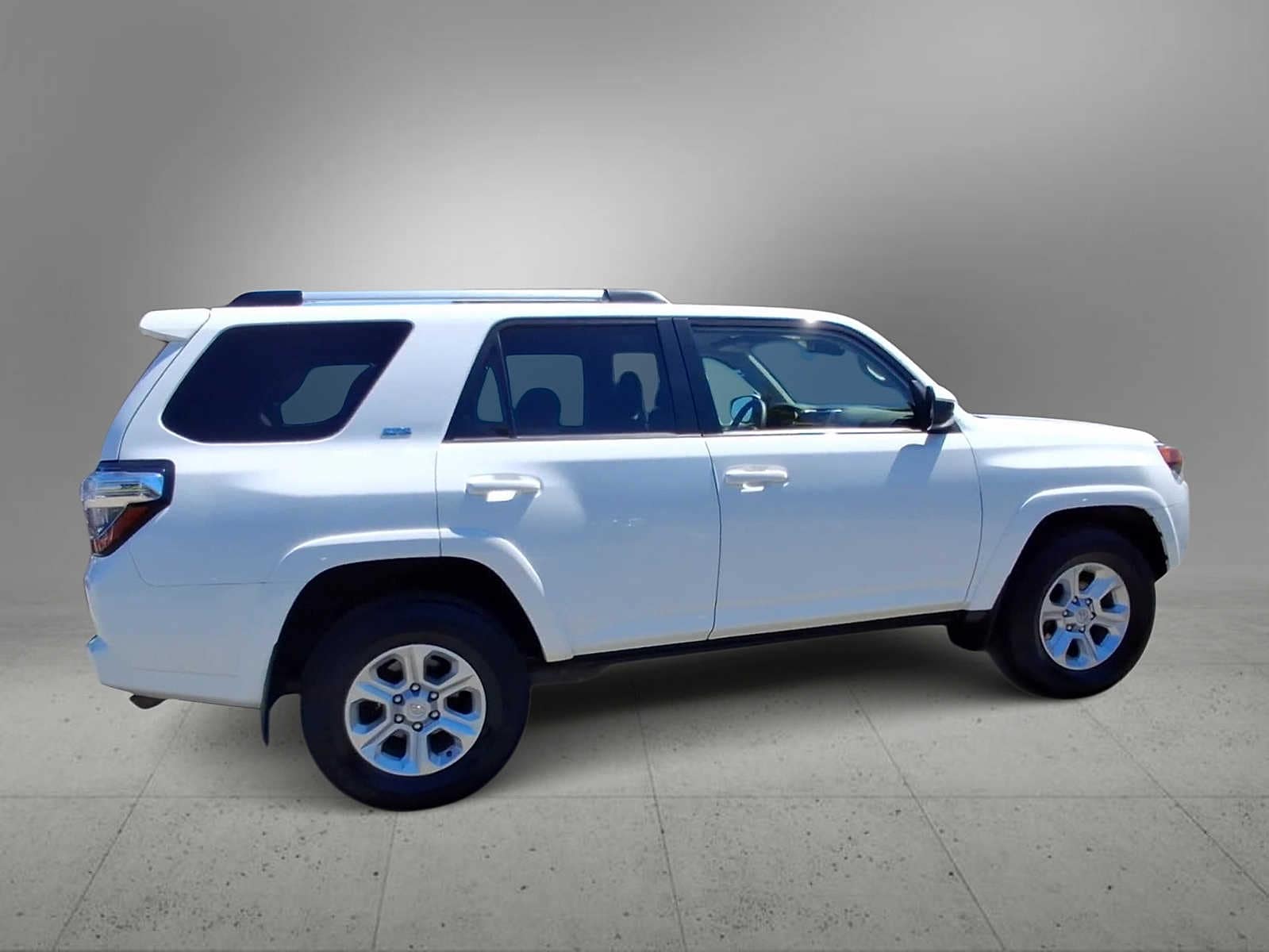 2022 Toyota 4Runner SR5 - Photo 9