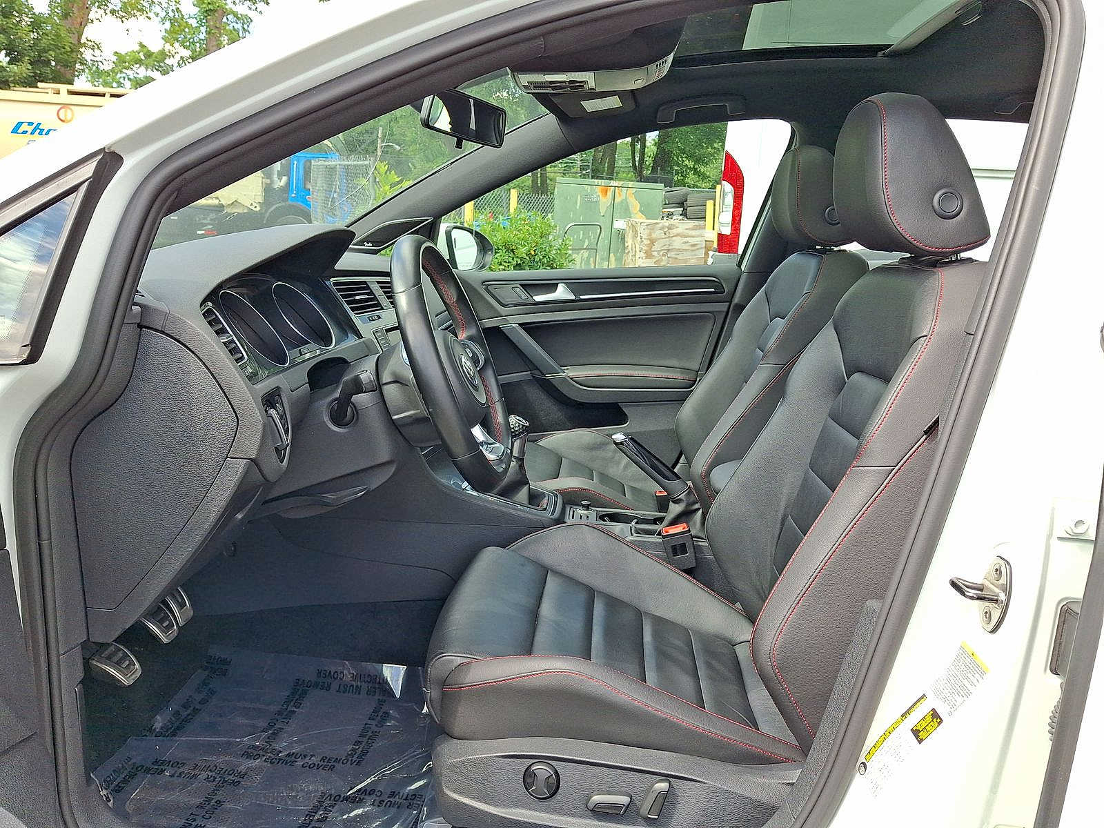 2015 Volkswagen Golf GTI S - Photo 17