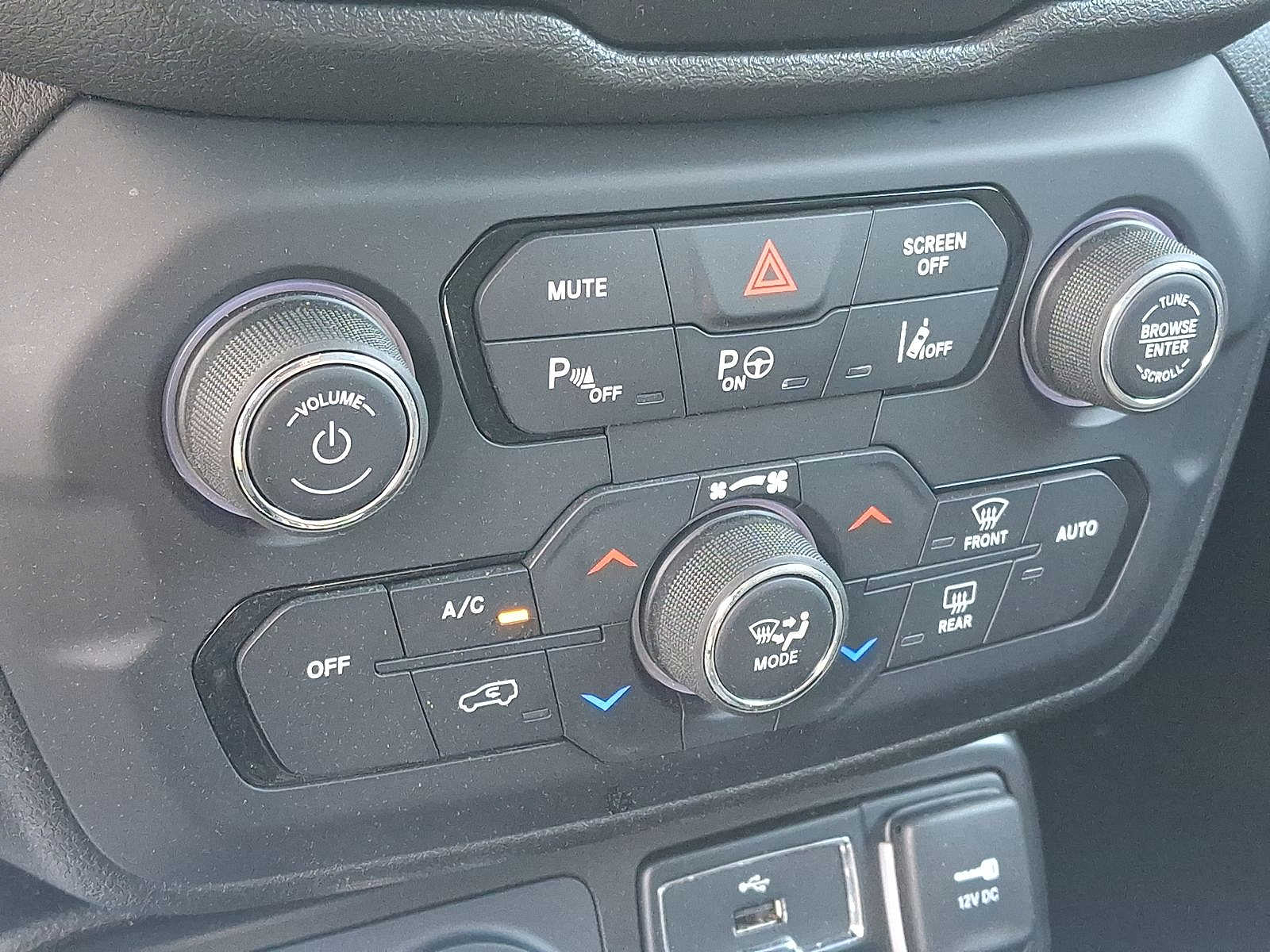 2021 Jeep Renegade Latitude - Photo 21