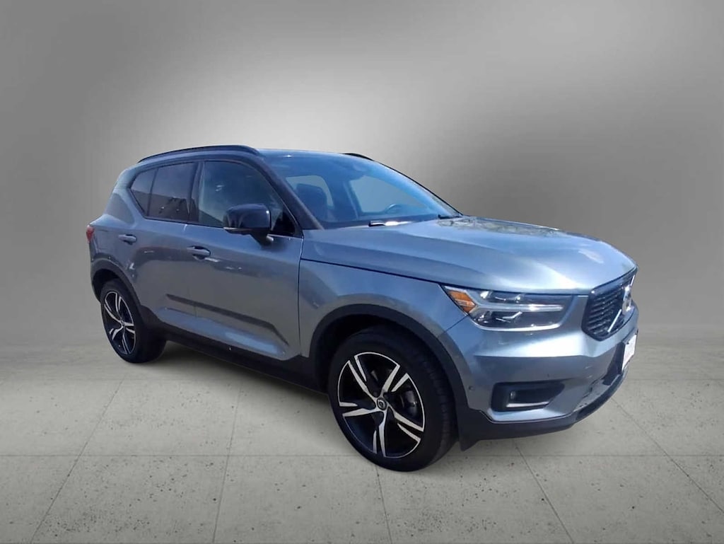 Used 2019 Volvo XC40 T5 R-Design SUV