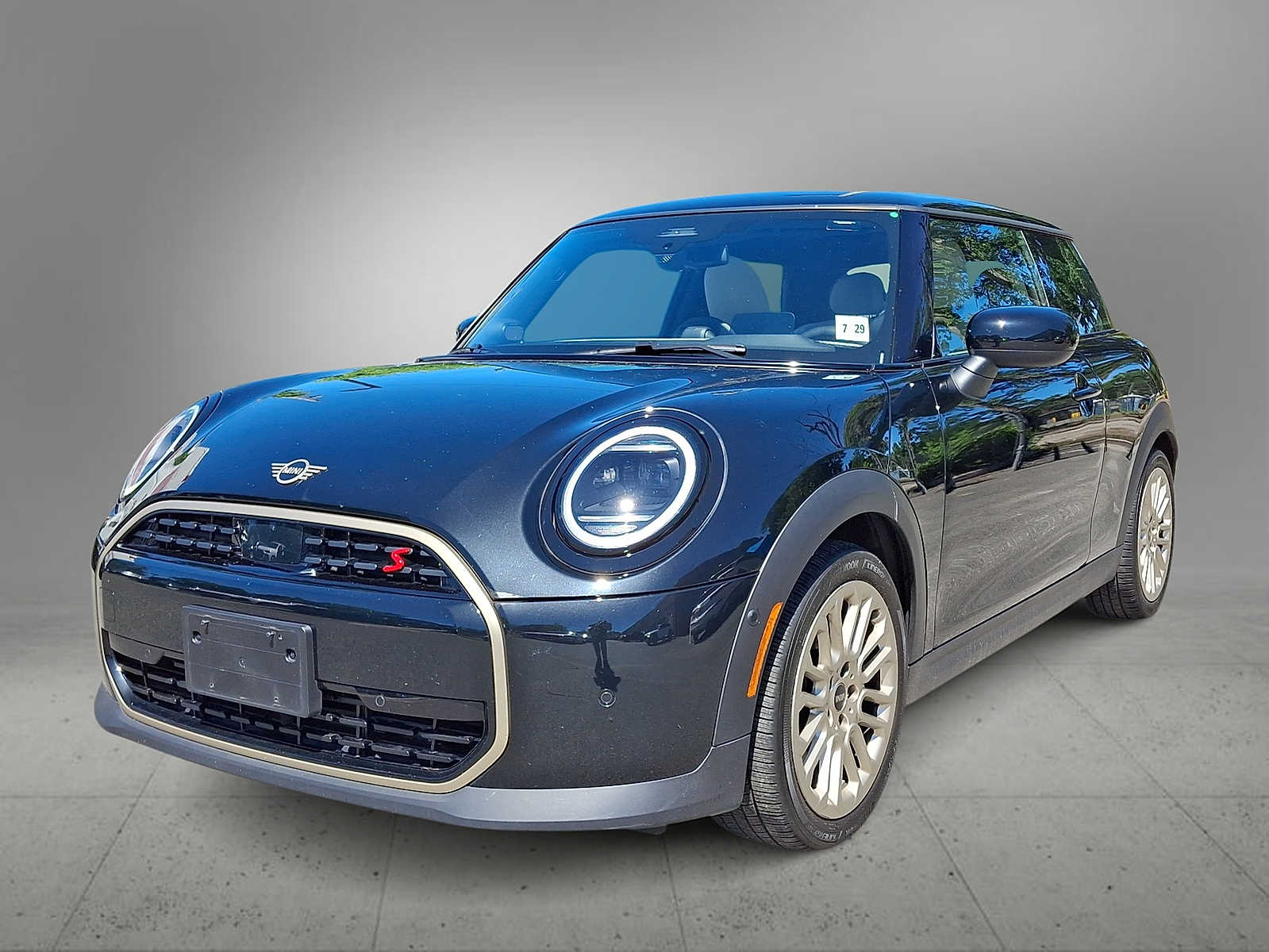 2025 MINI Hardtop Cooper S Signature's photo
