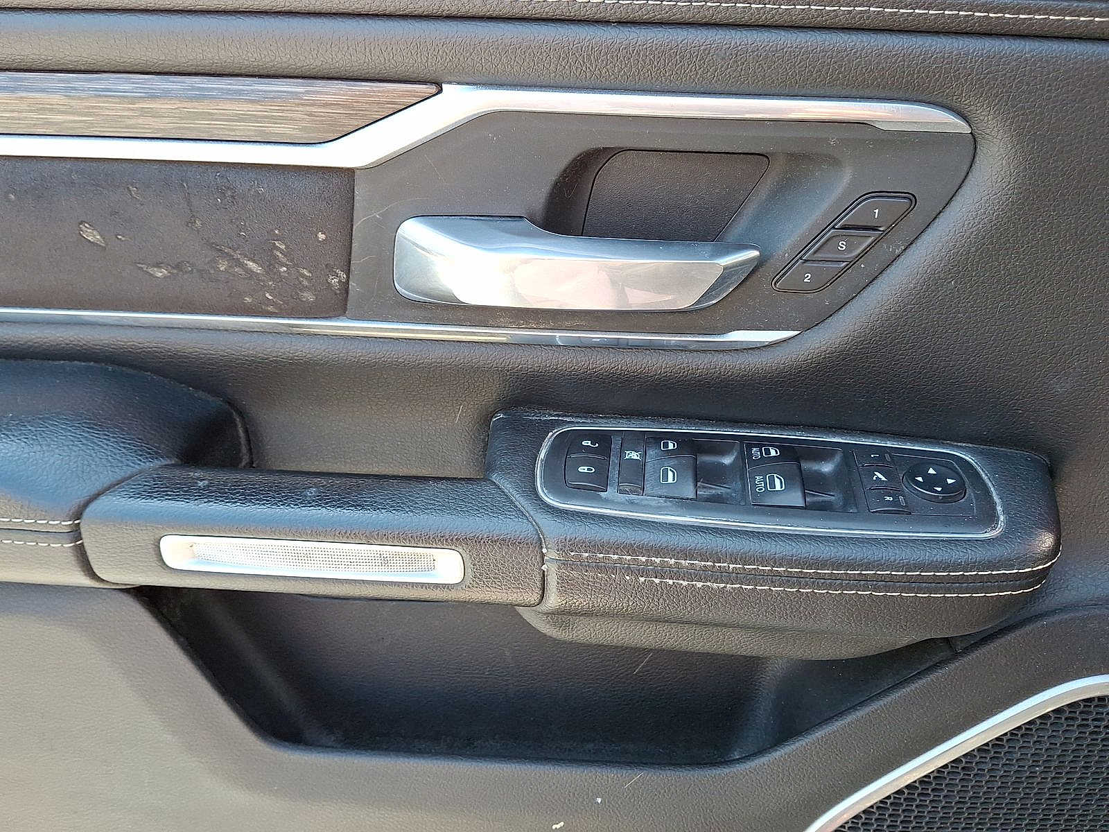 2019 RAM Ram 1500 Pickup Laramie - Photo 10
