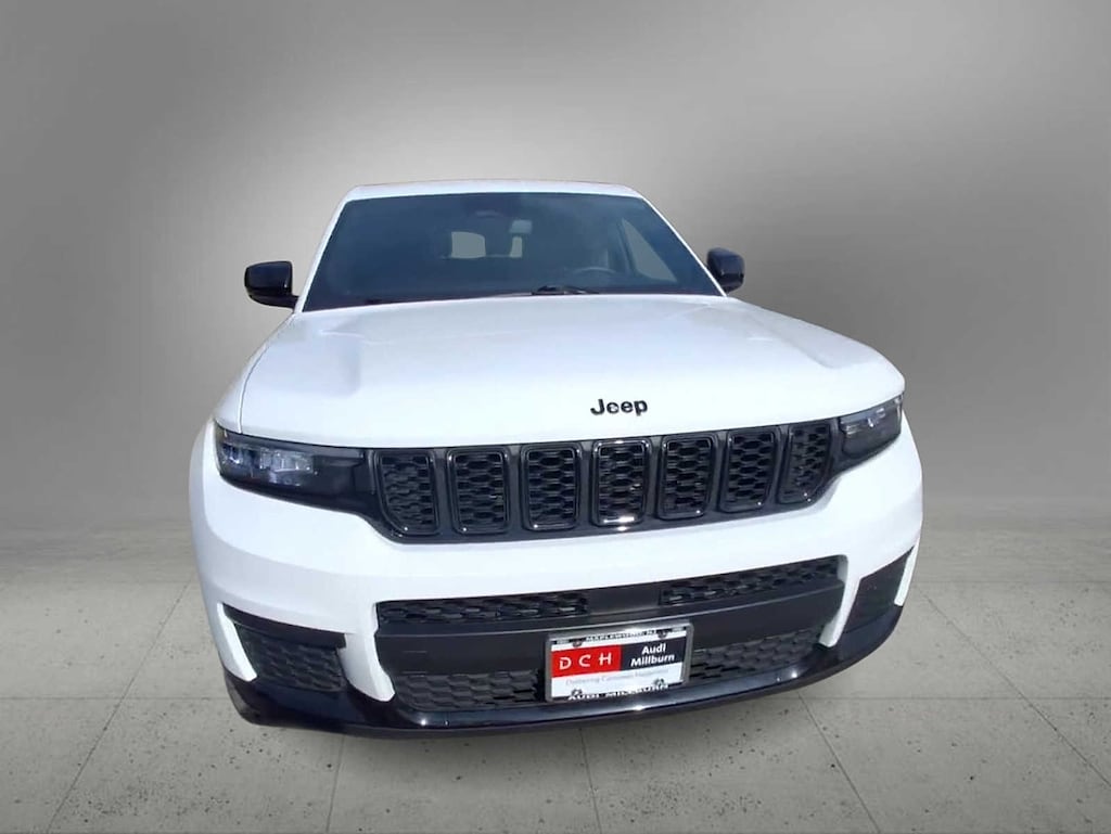 Used 2023 Jeep Grand Cherokee L Laredo SUV