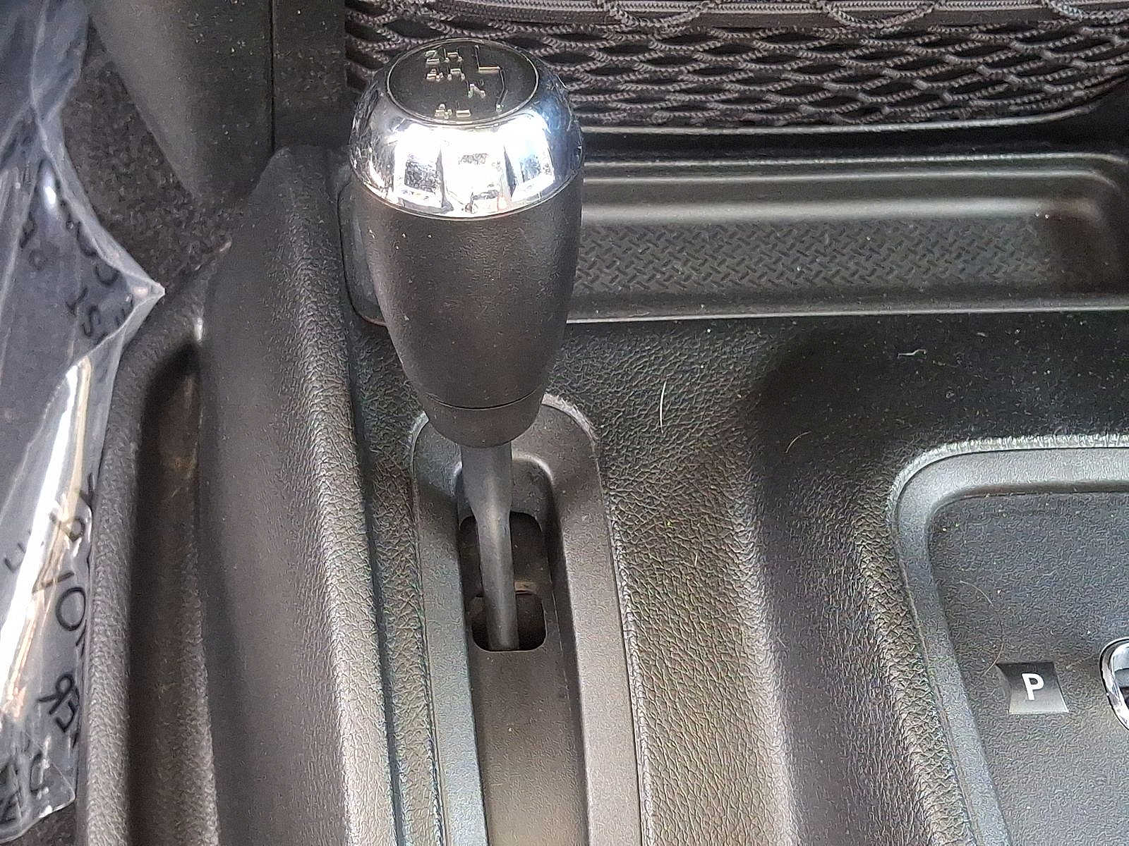 2018 Jeep Wrangler JK Sport S - Photo 19