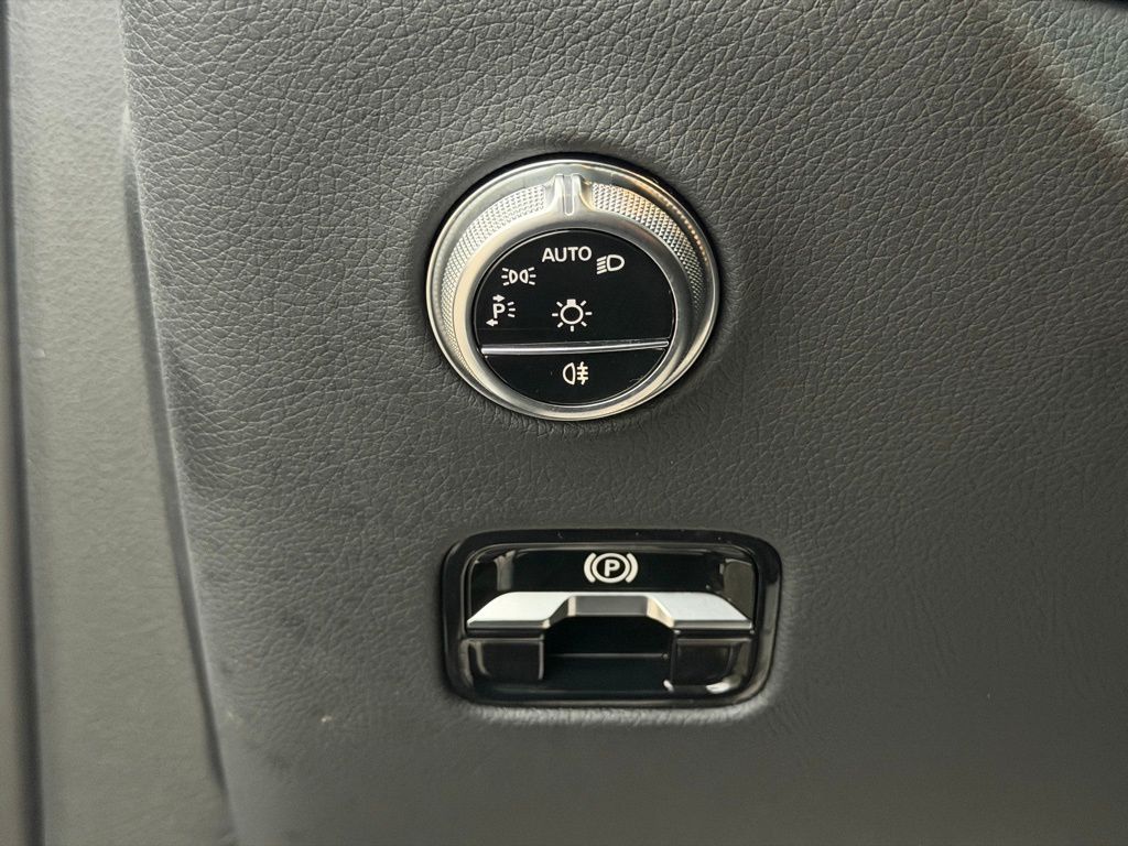 2025 Mercedes-Benz GLC Base - Photo 23