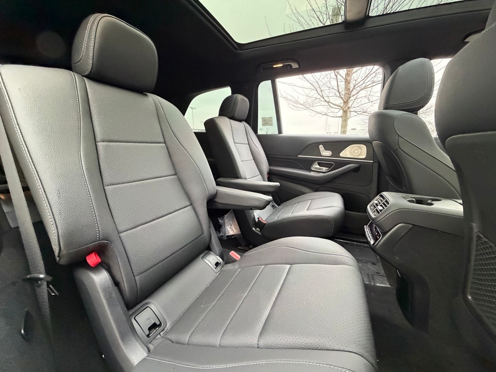2025 Mercedes-Benz GLS Base - Photo 41