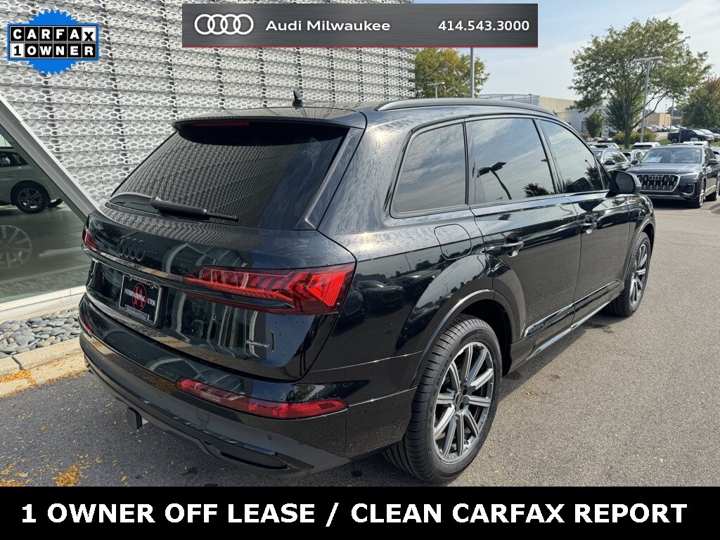 2023 Audi Q7 45 Premium Plus photo 2