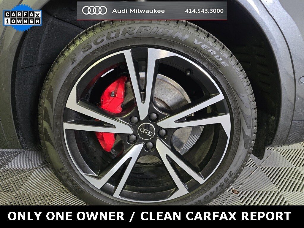 2025 Audi Q5 45 S line Prestige photo 2