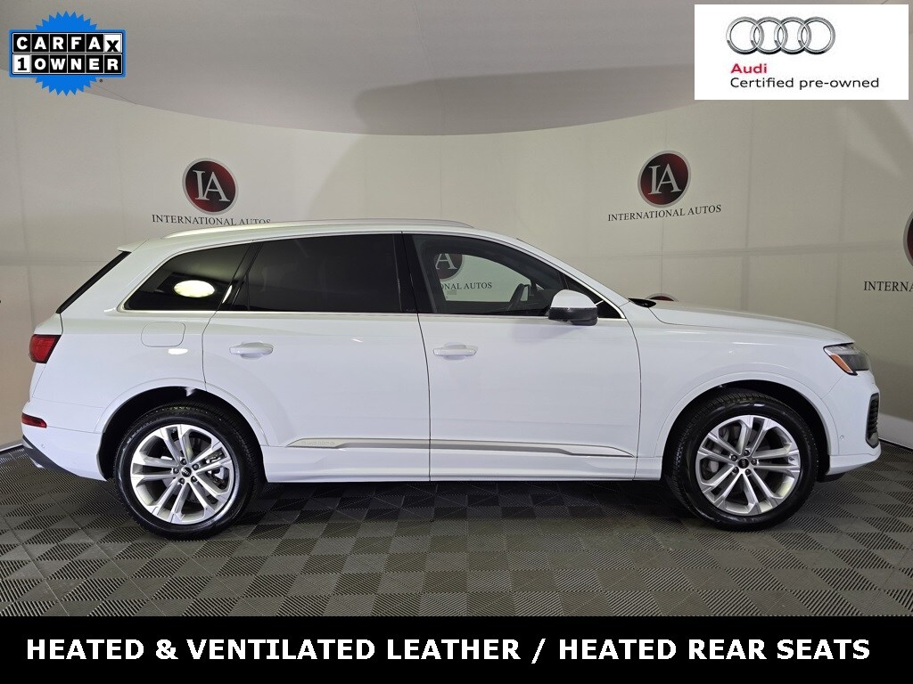 2025 Audi Q7 55 Premium Plus photo 3