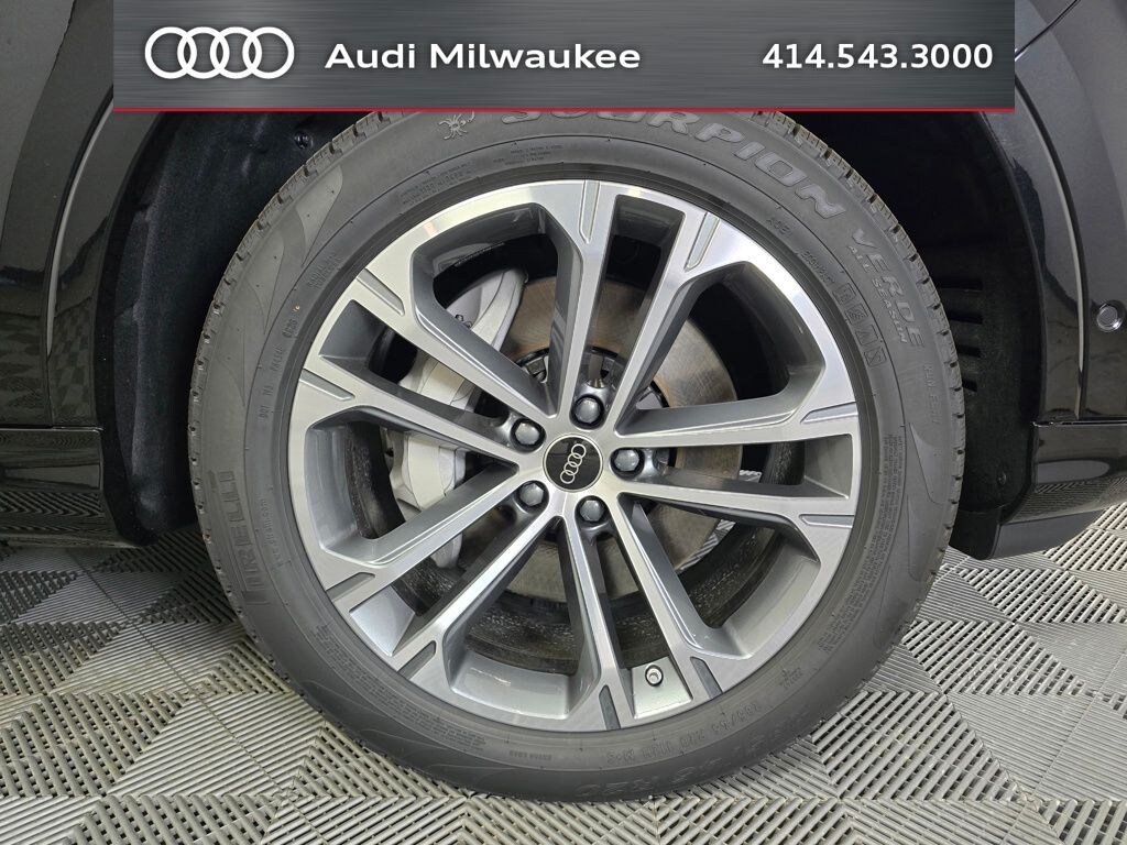 New 2026 Audi Q7 55 Premium SUV