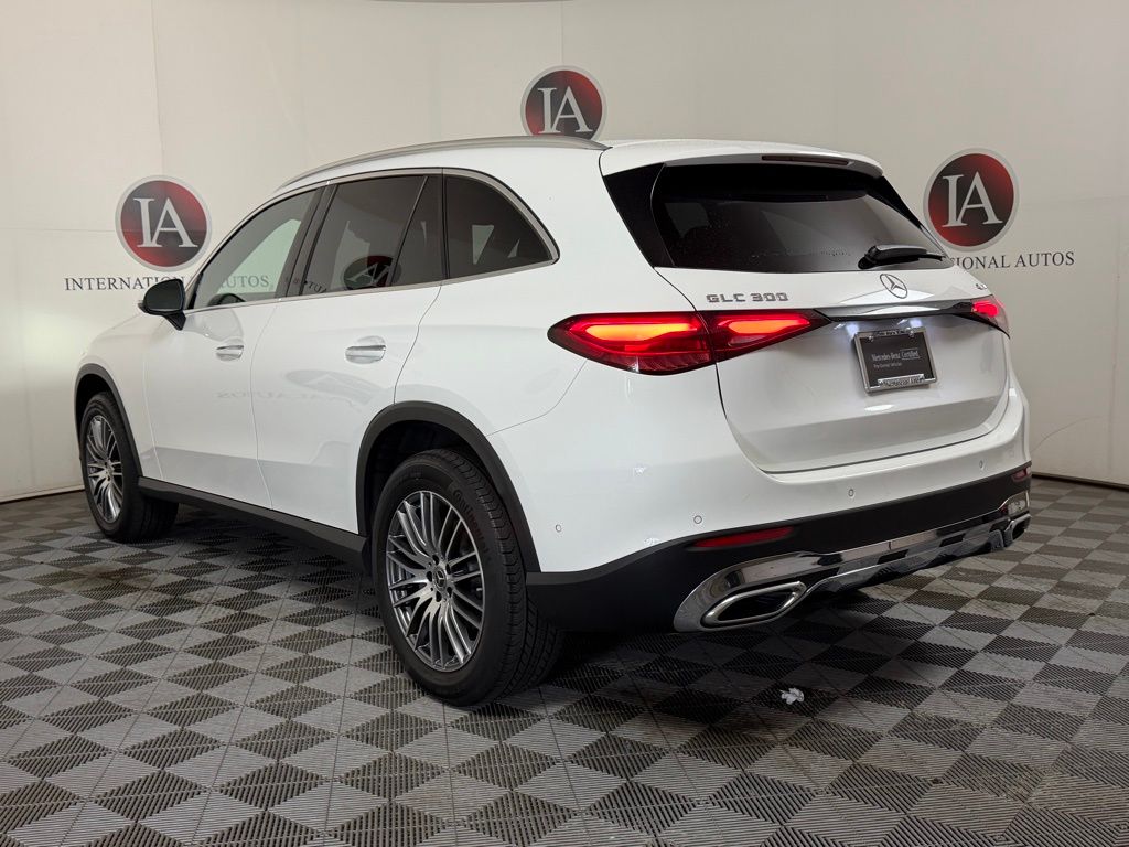 2025 Mercedes-Benz GLC Base - Photo 6