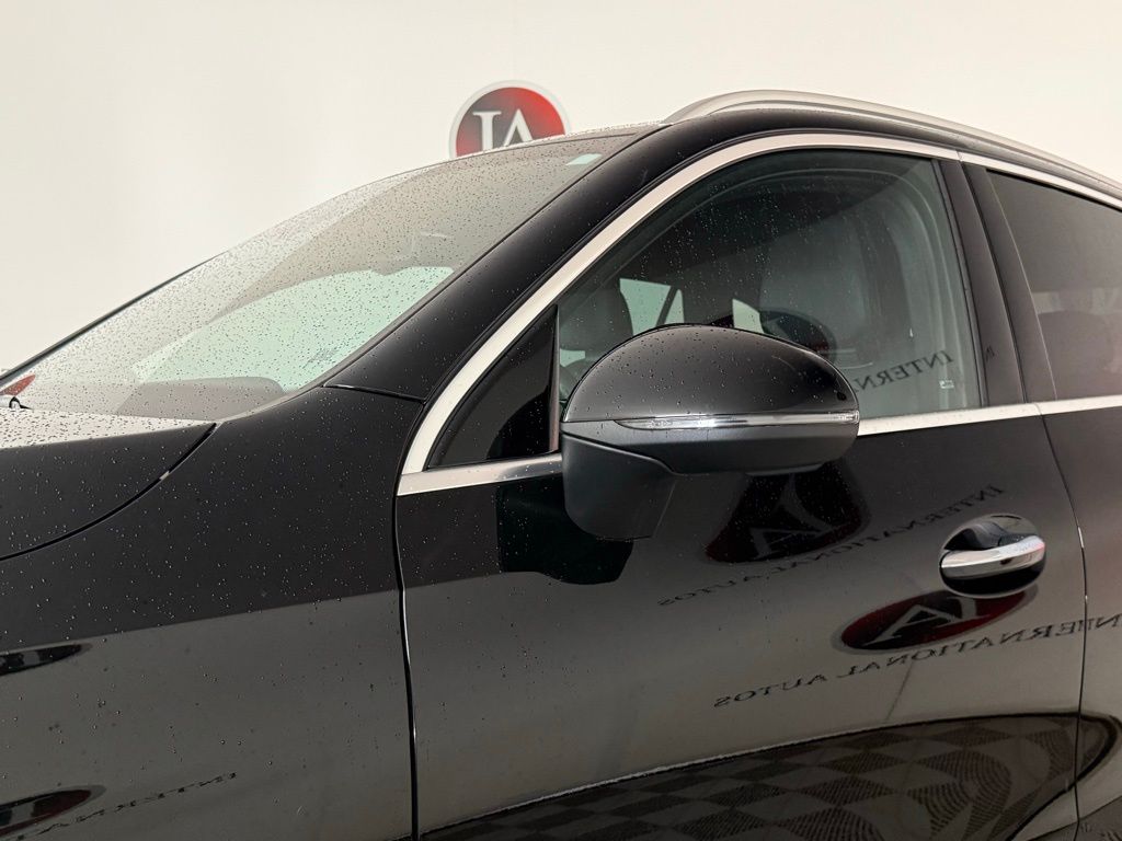2025 Mercedes-Benz GLC Base - Photo 10